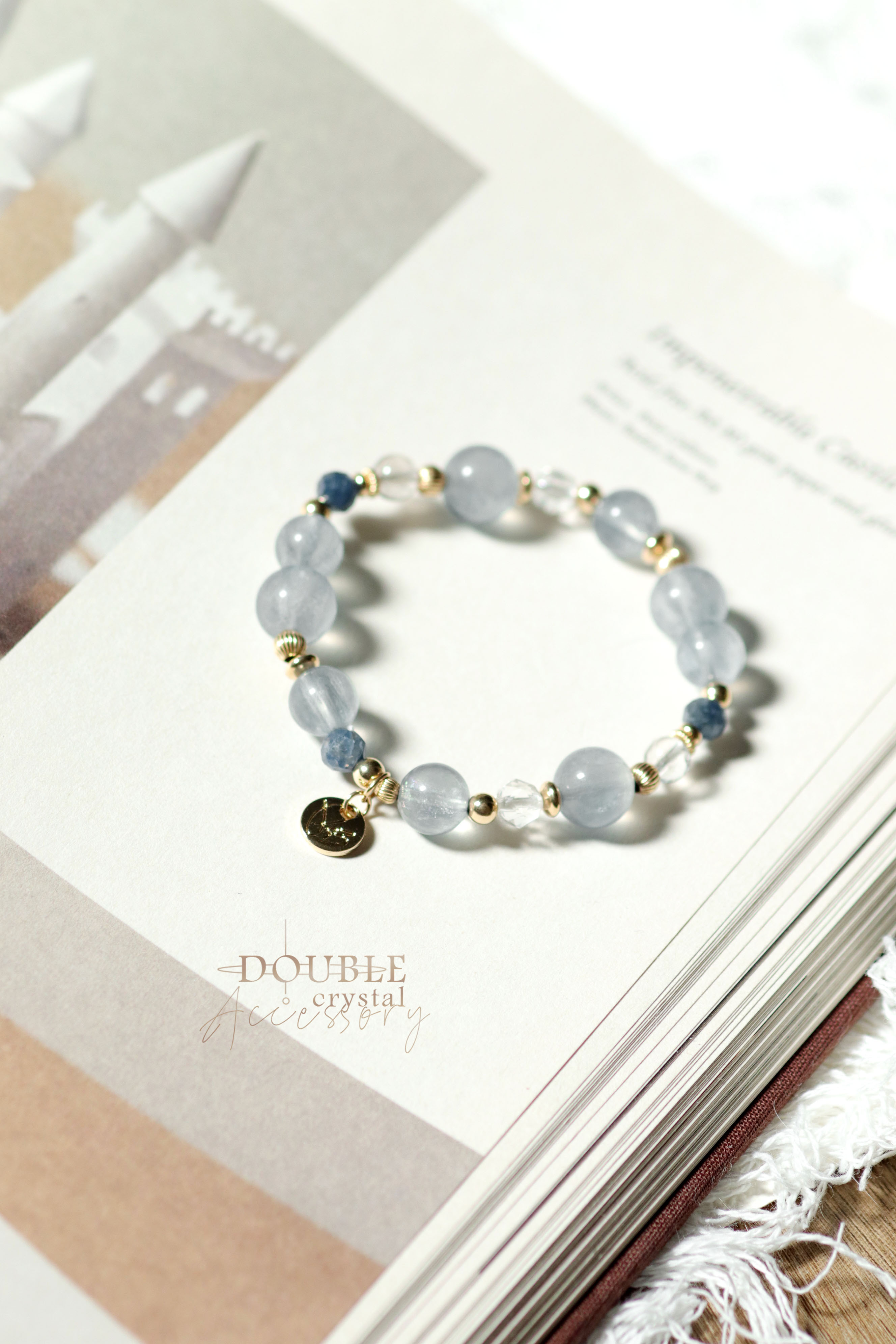 靠近清晰：雪山藍螢石．藍寶石．黑髮晶．白水晶