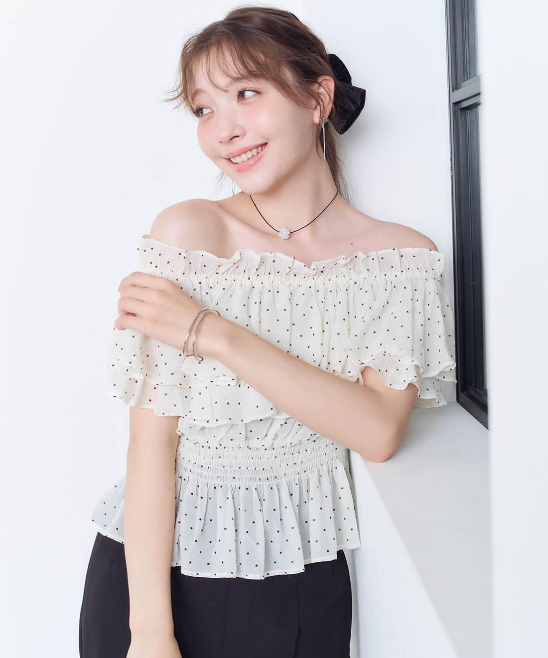 [預購] LILLIAN CARAT 荷葉邊露肩上衣