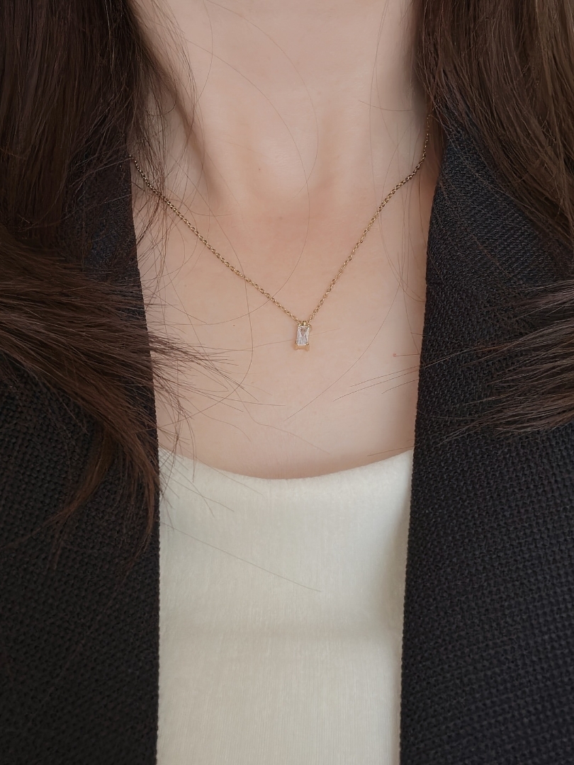 SS rectangle zircon necklace