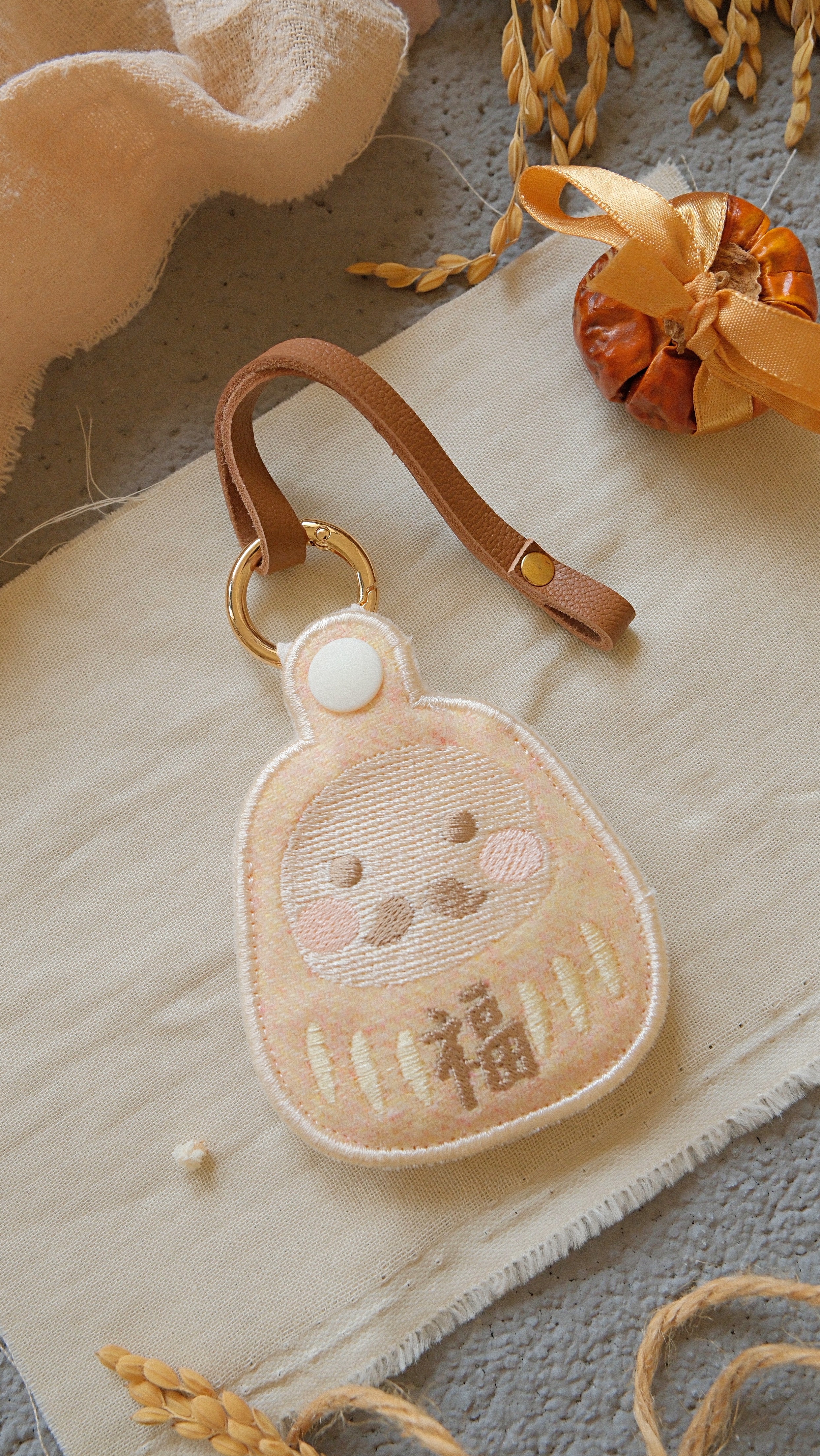 Hi Y.P store-刺繡萬用皮飾-獨家設計-達摩 ( 黃 )