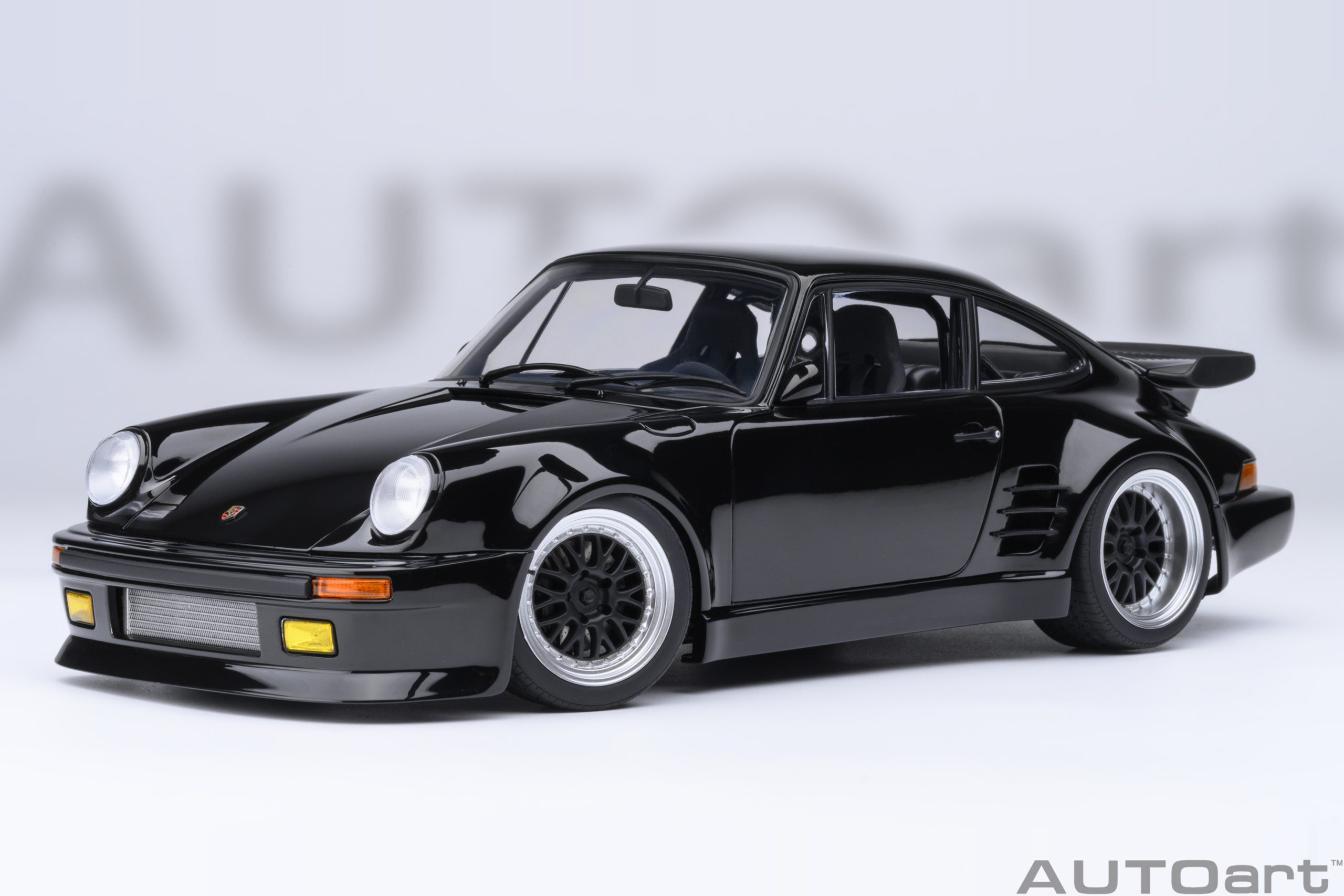 1/18 AUTOART Porsche 911 (930) Turbo Wangan Midnight “Blackbird” (78158)