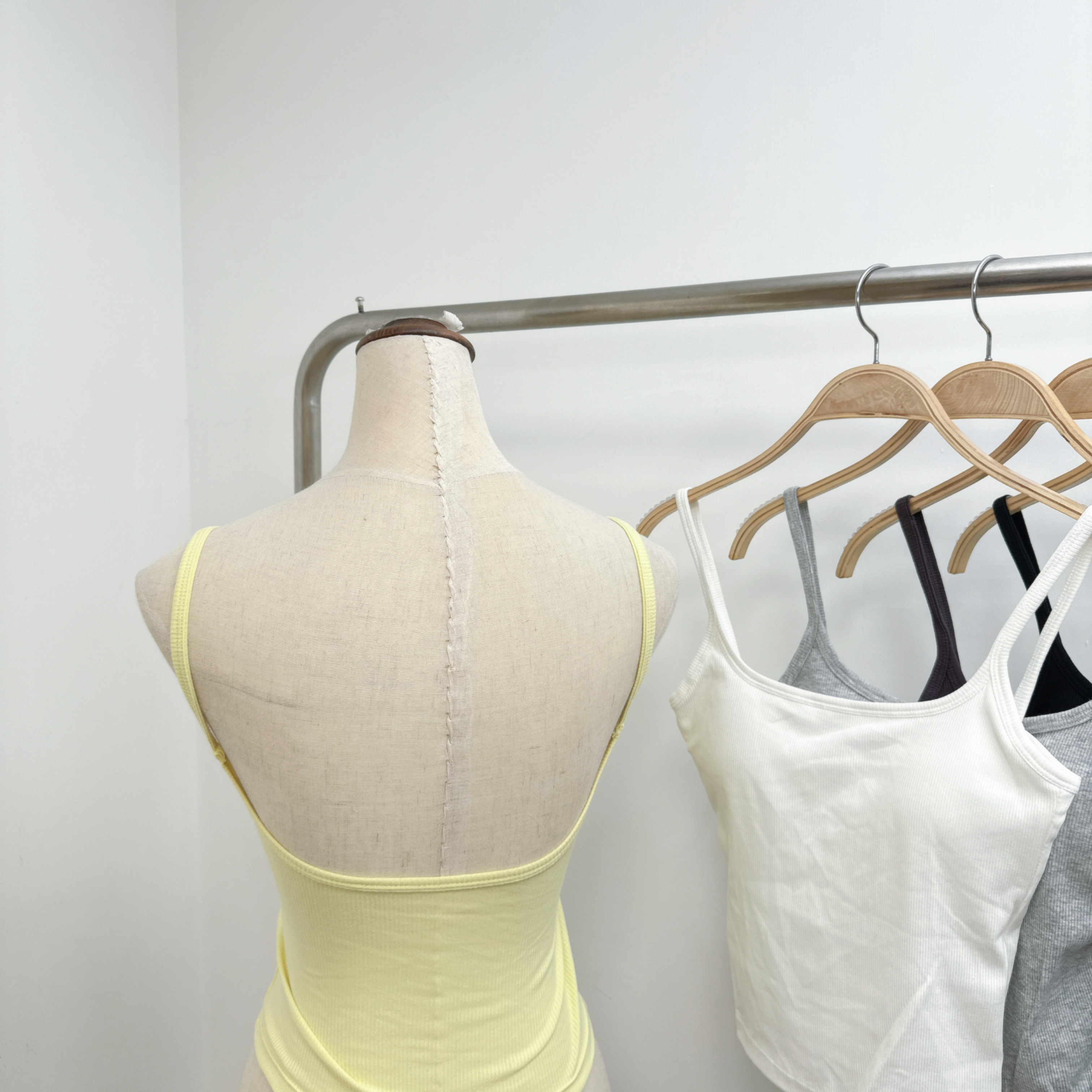 6615-後U美背固定杯羅紋吊帶打底 (A235-A239)