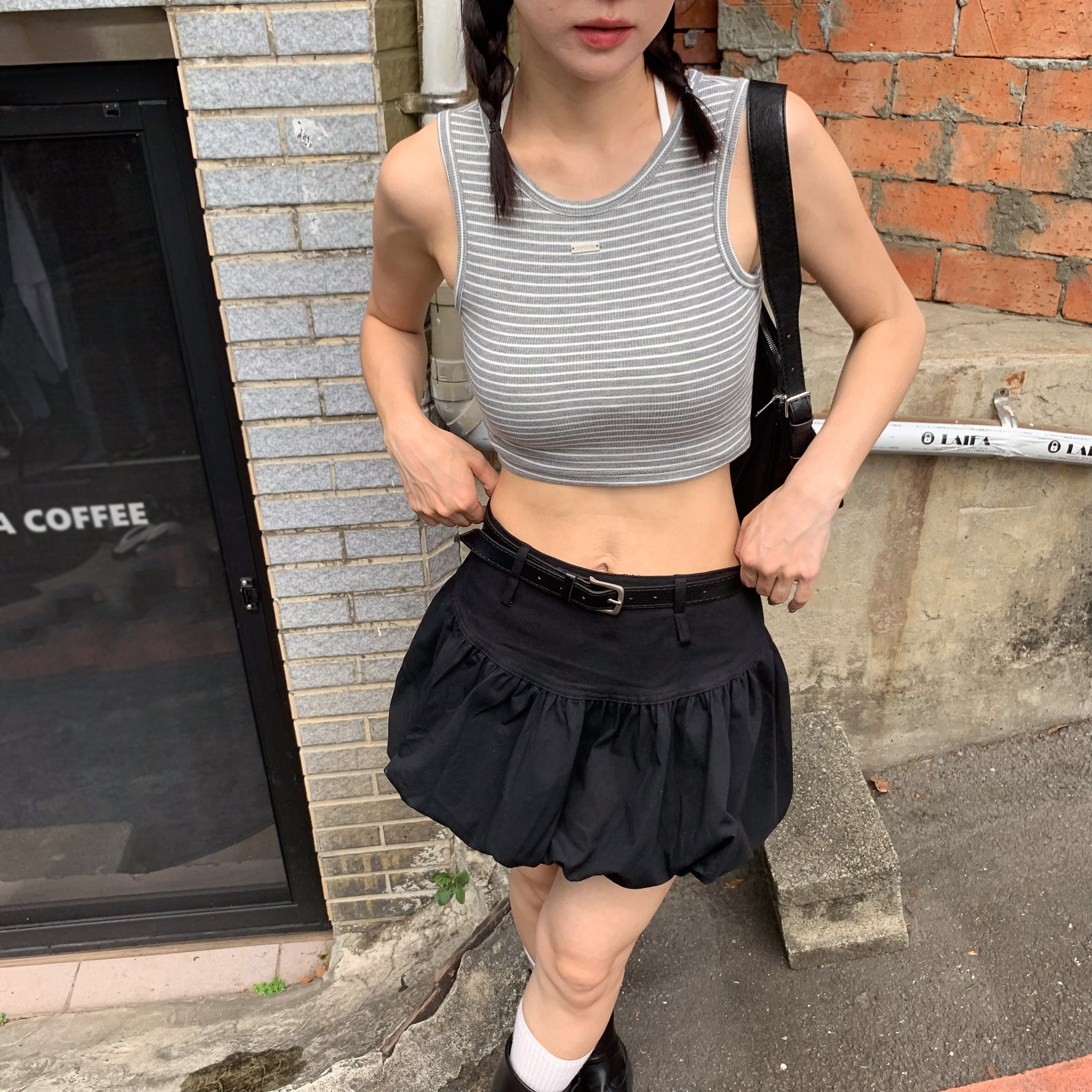 ISA_【ISA MADE】包色百搭好友! 小鐵標短版挖肩背心_56029