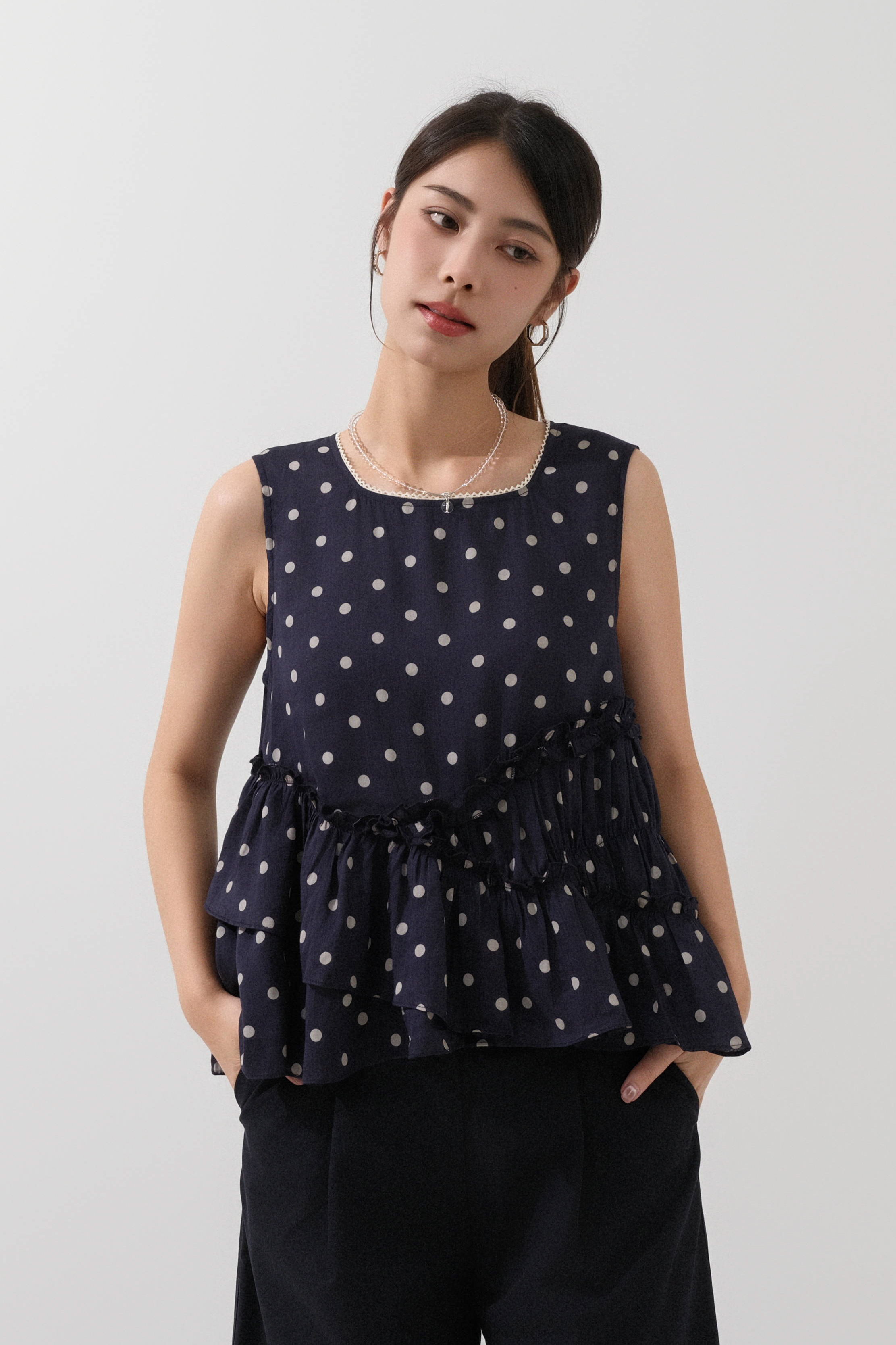 不規則傘腳波點背心 (*現貨款式）