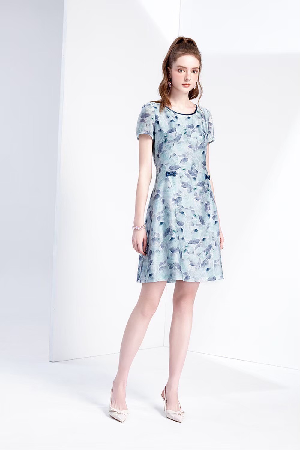 高級天絲優雅時尚印花腰身小蝴蝶結造型修身洋裝W6182