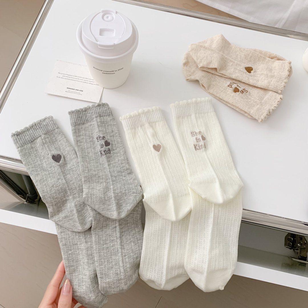 《6091》♾️春新款刺繡愛心韓系字母襪