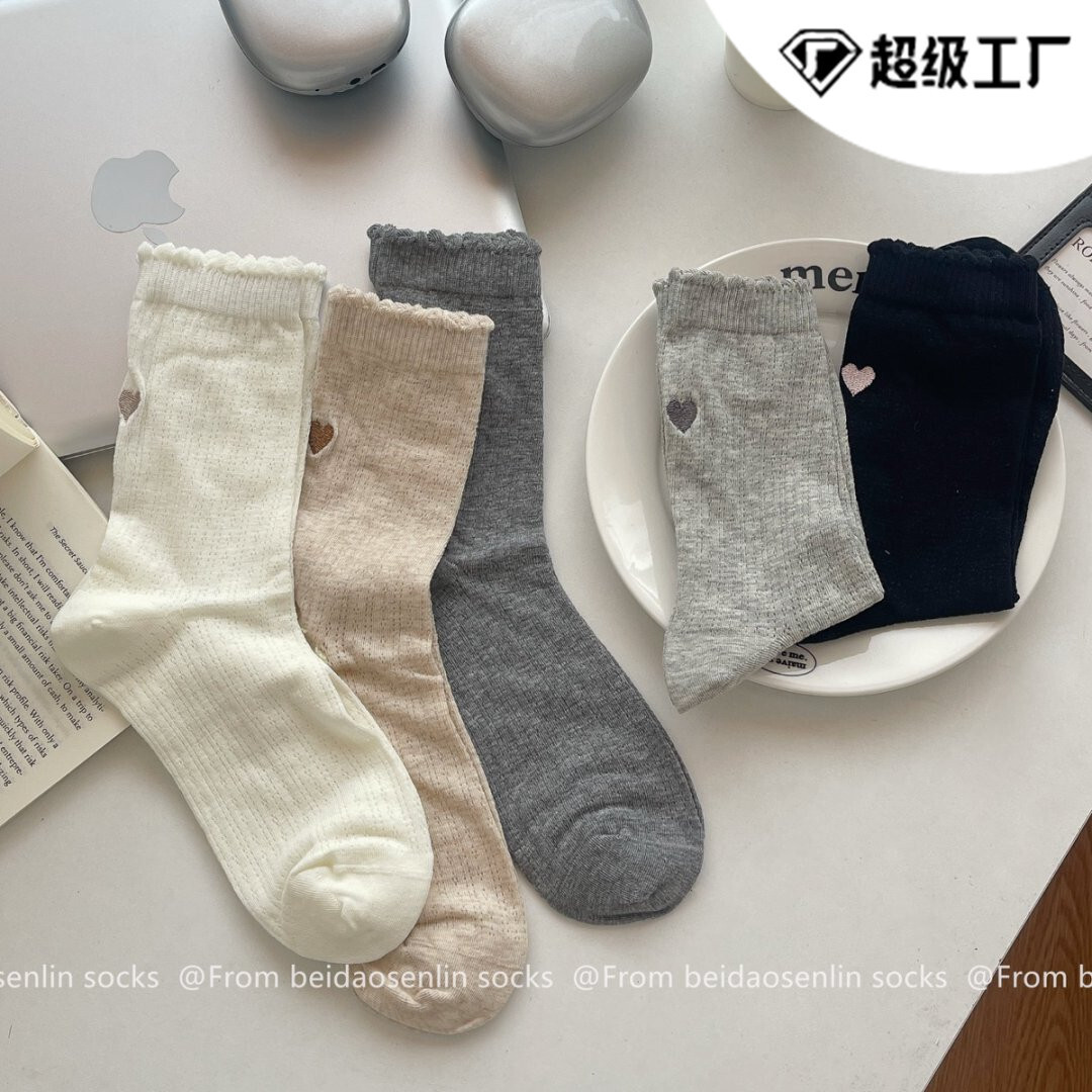 《6091》♾️春新款刺繡愛心韓系字母襪