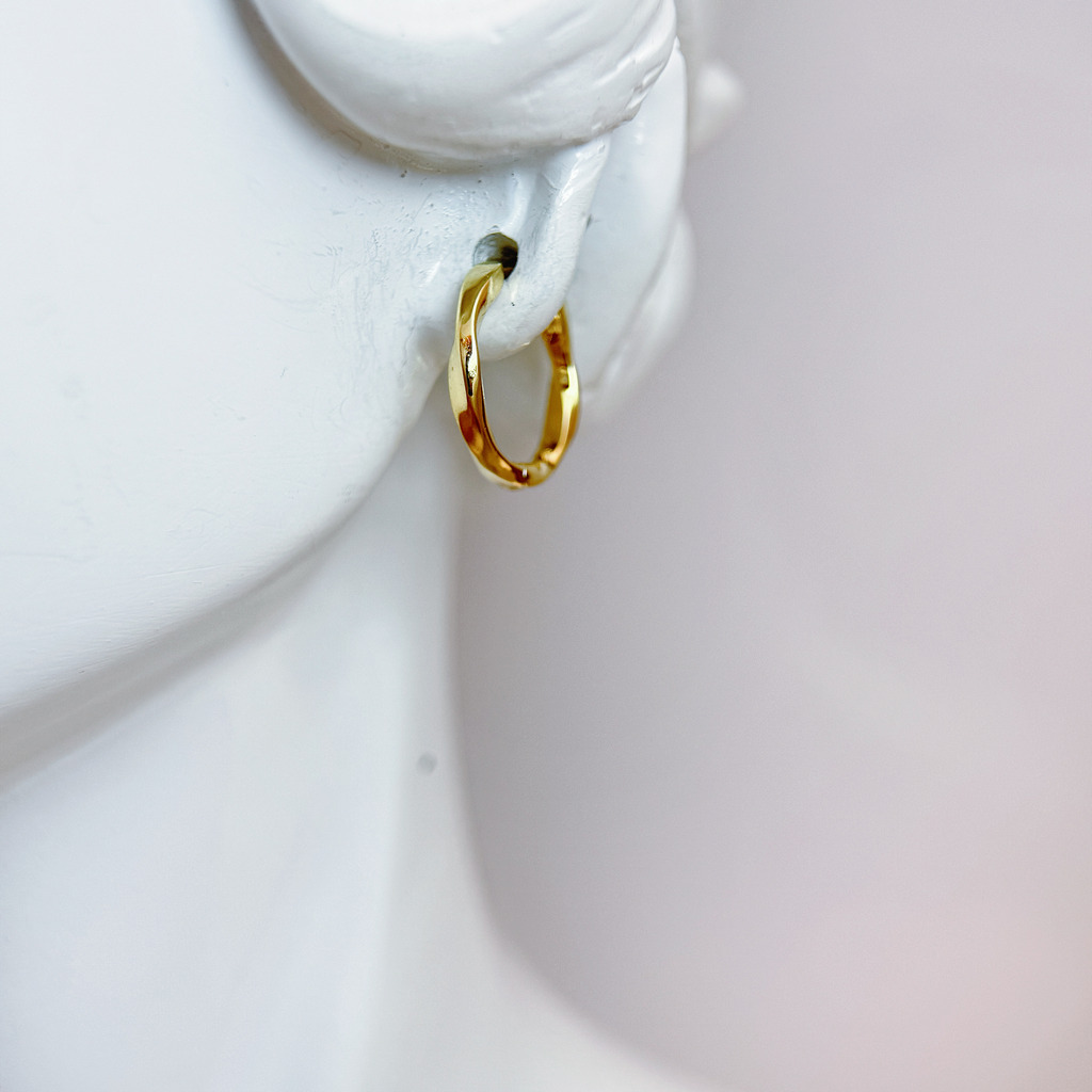 扭結感金圈耳環