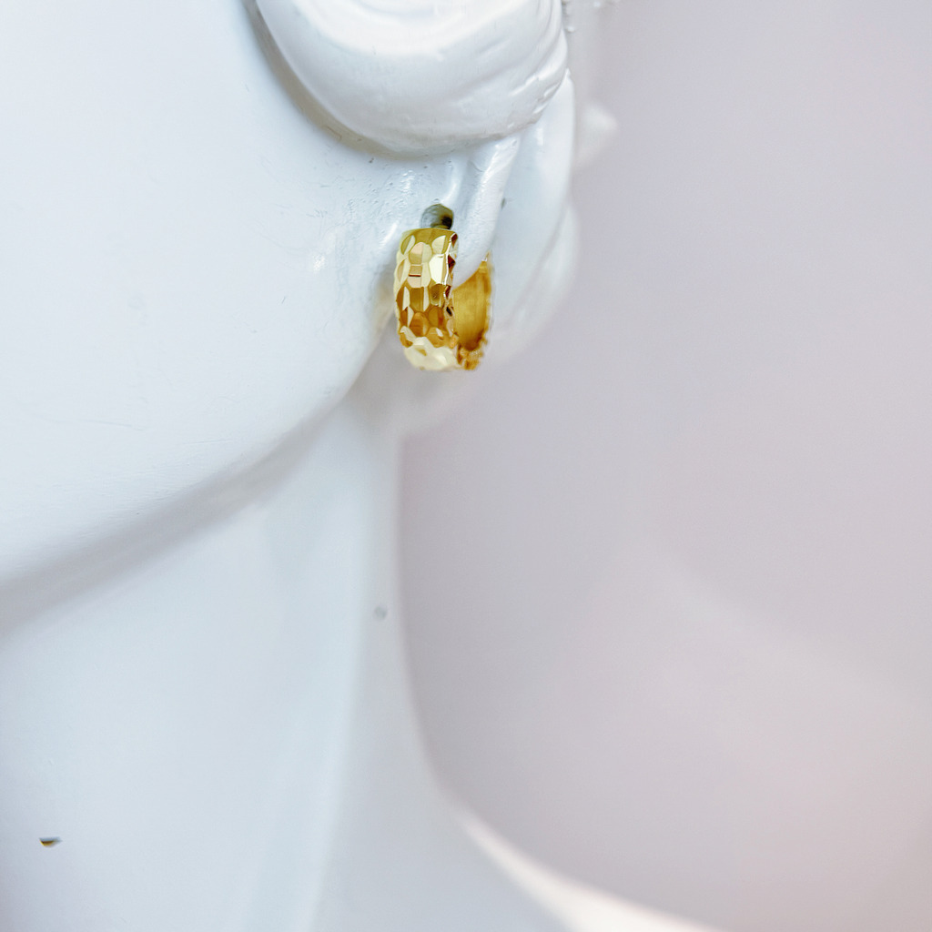 雕刻菱格金圈耳環