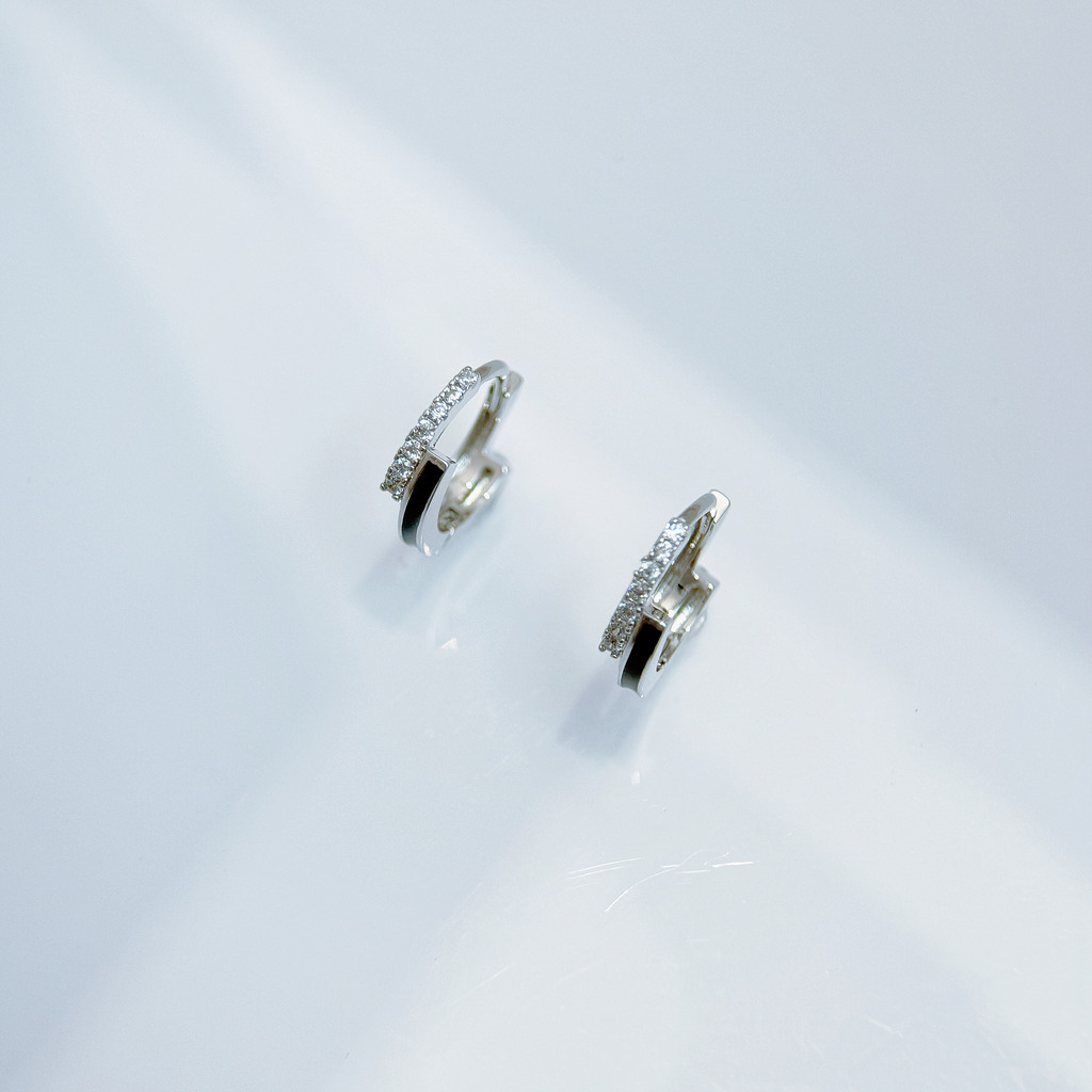 黑白撞色小鑽耳環