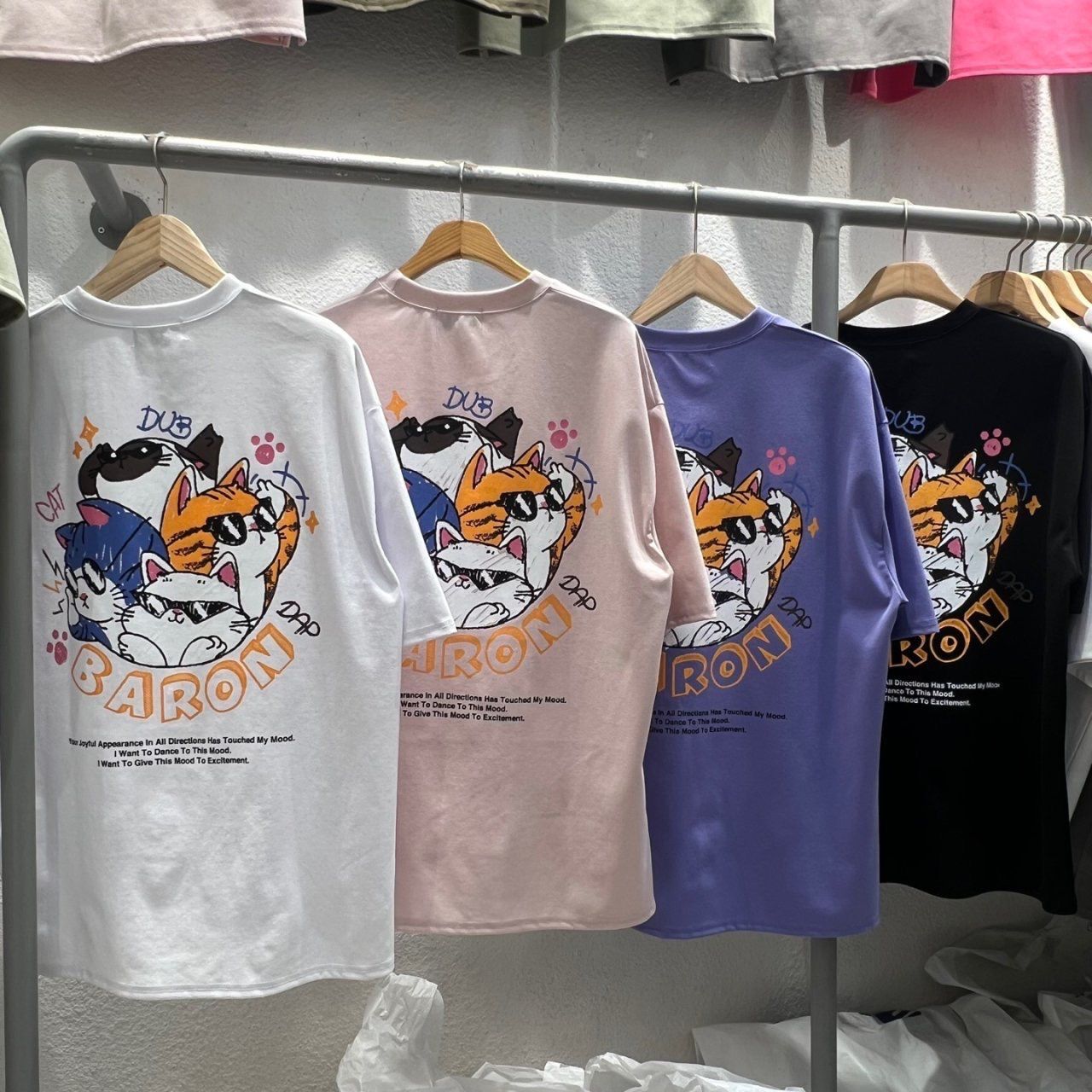 貓仔圖案英文字短袖Tee BARON-185T