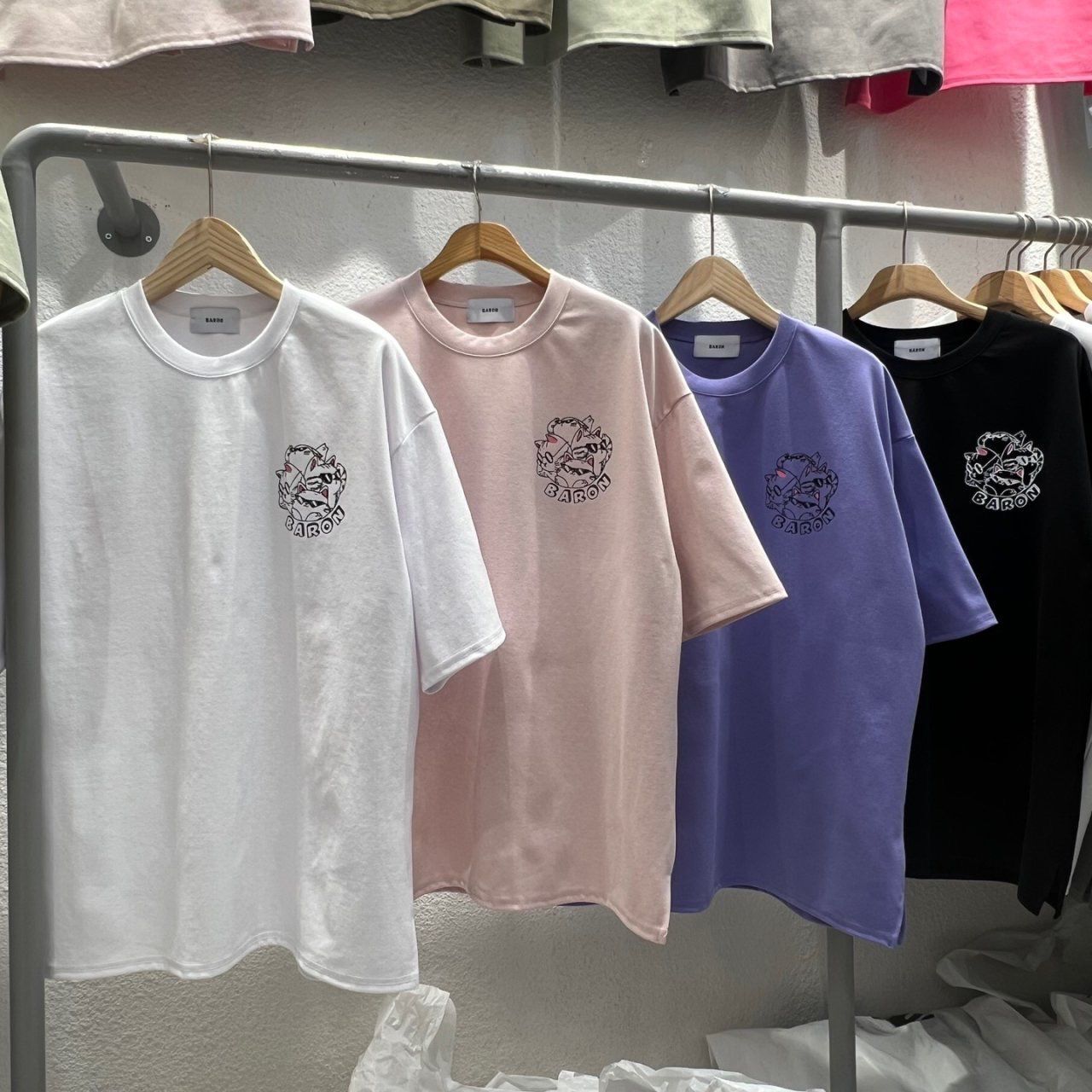 貓仔圖案英文字短袖Tee BARON-185T