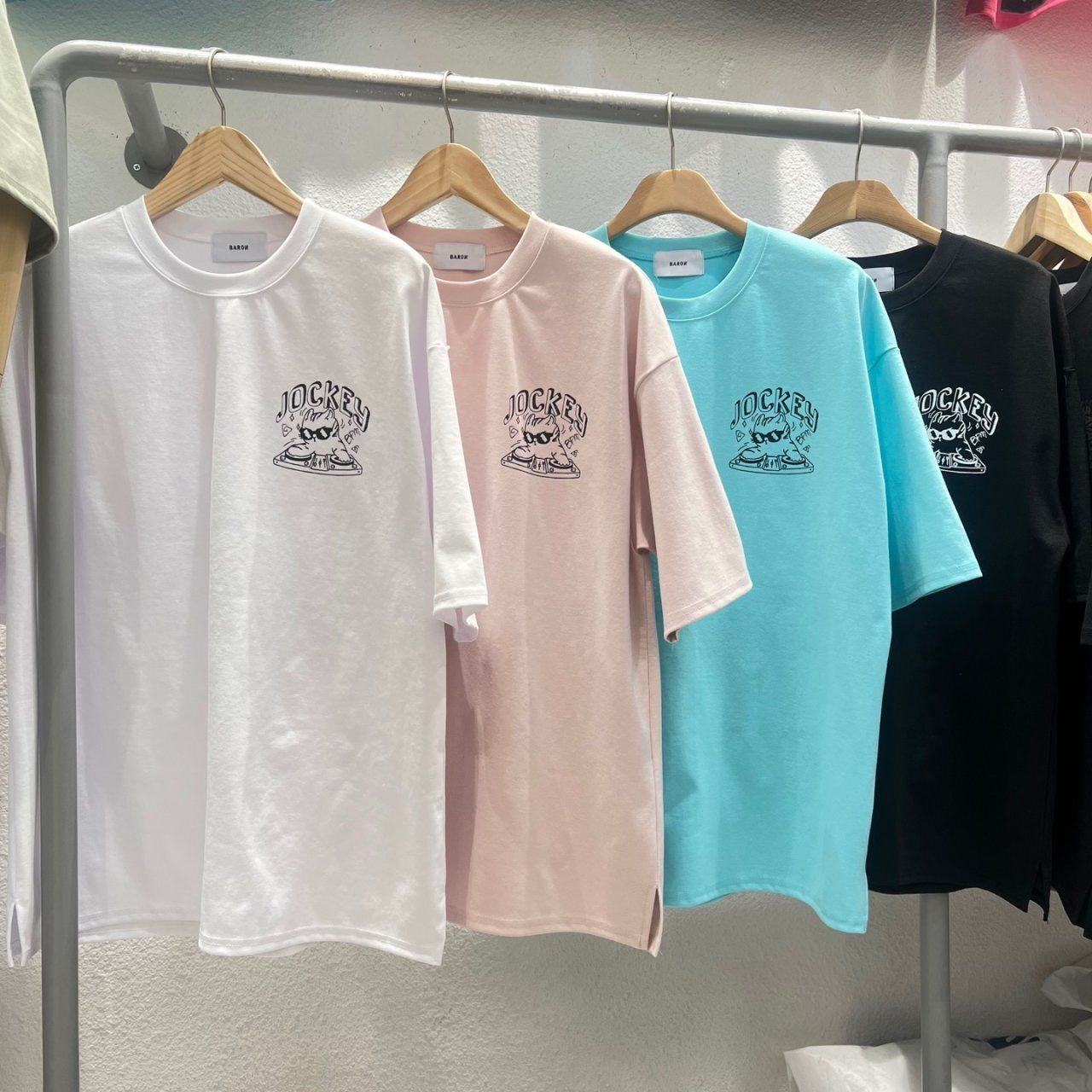 貓仔圖案英文字短袖Tee BARON-186T