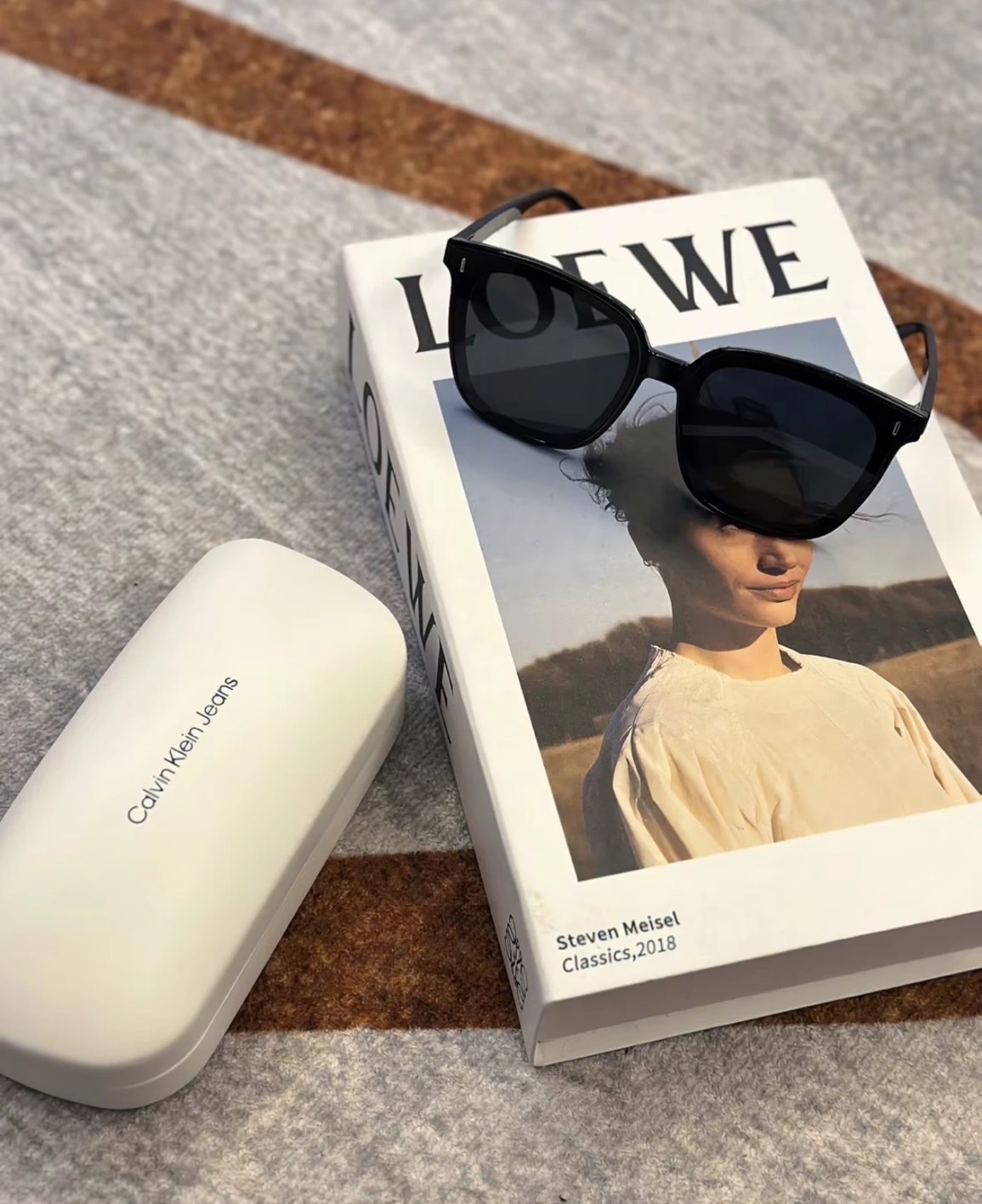 CALVIN KLEIN CK 時尚 防曬防紫外線墨鏡 方形 太陽眼鏡 男女同款情侶款 黑色/預購