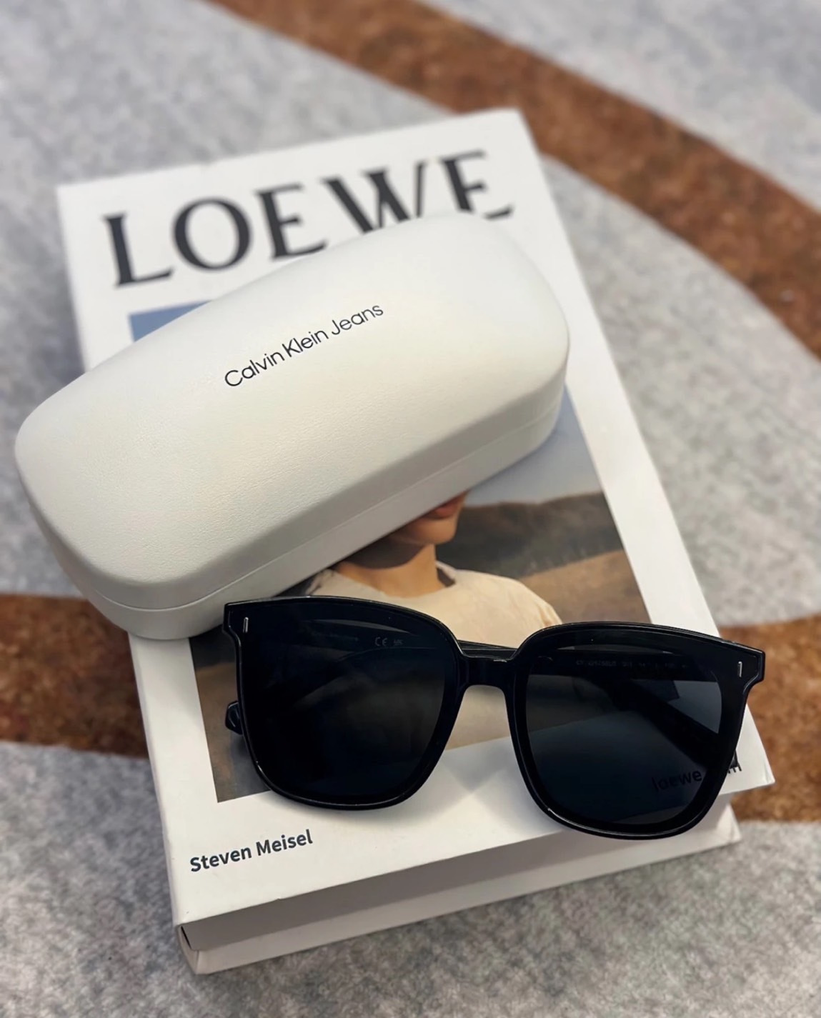 CALVIN KLEIN CK 時尚 防曬防紫外線墨鏡 方形 太陽眼鏡 男女同款情侶款 黑色/預購