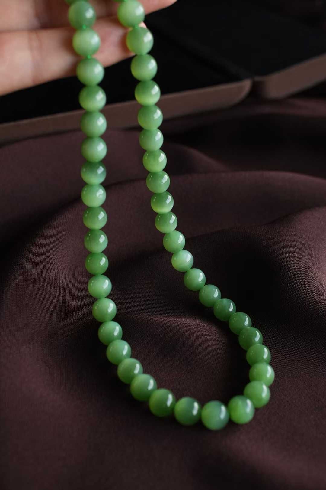 616410 和田玉老料碧玉貓眼圓珠項鏈 (8mm直徑)