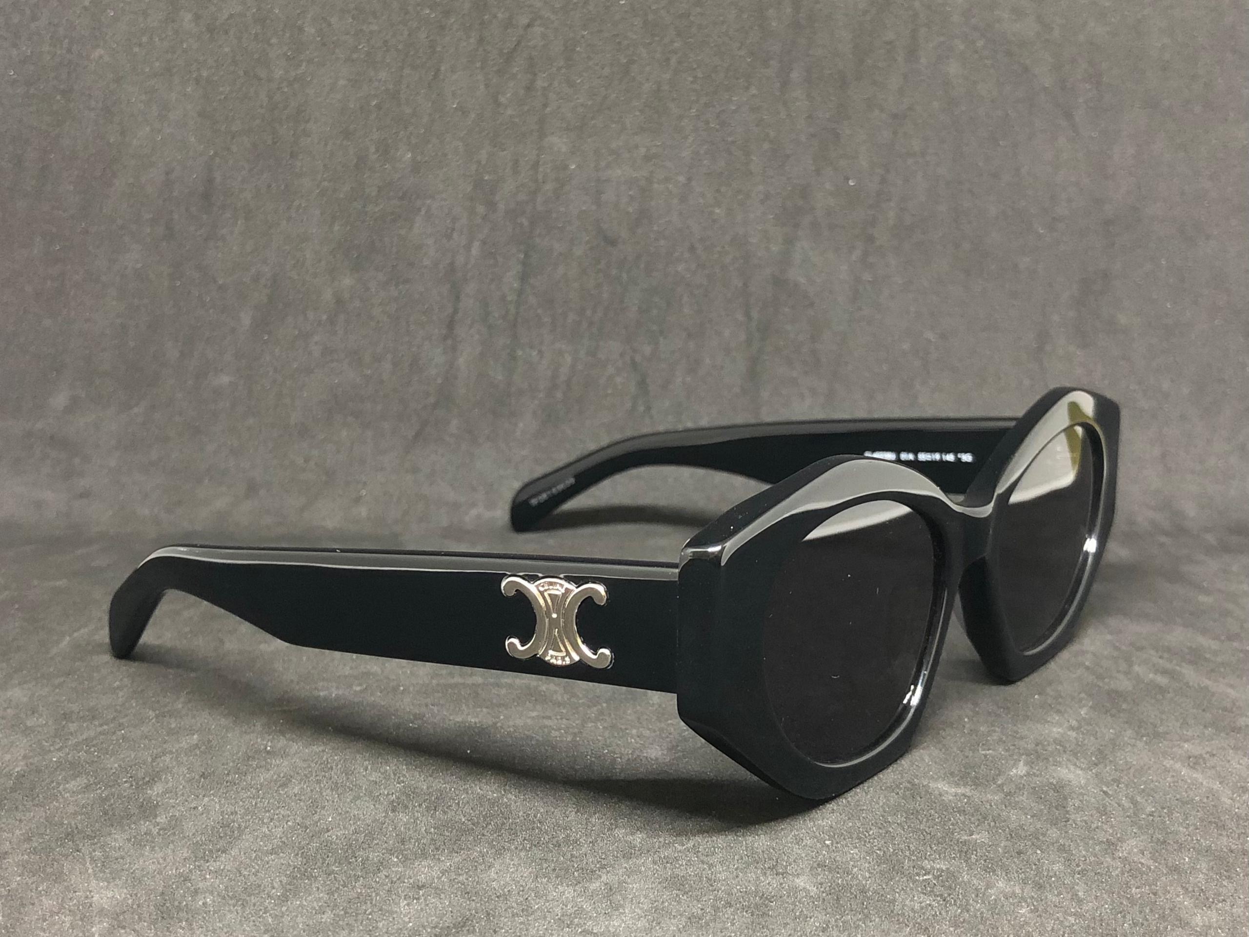 Celine Triomphe 08 Black