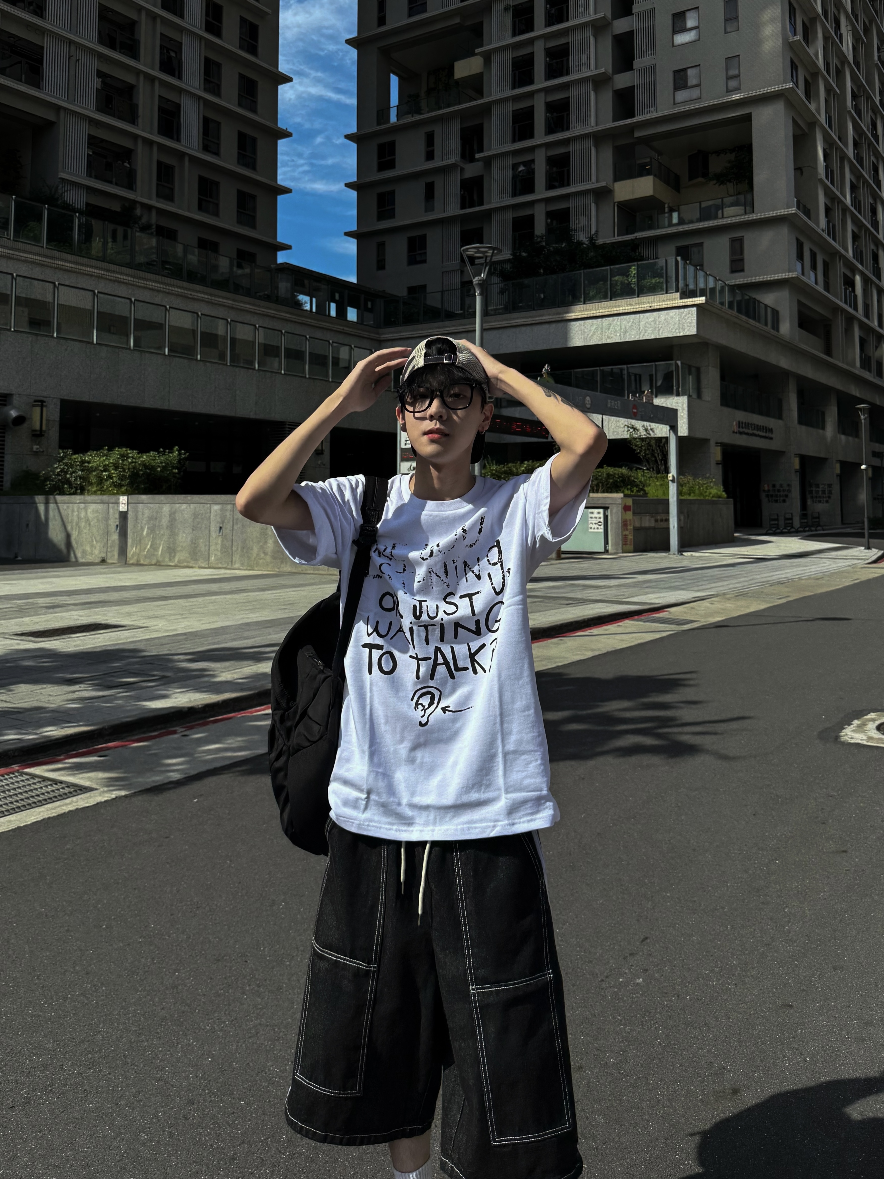 (現貨)塗鴉文字重磅短袖