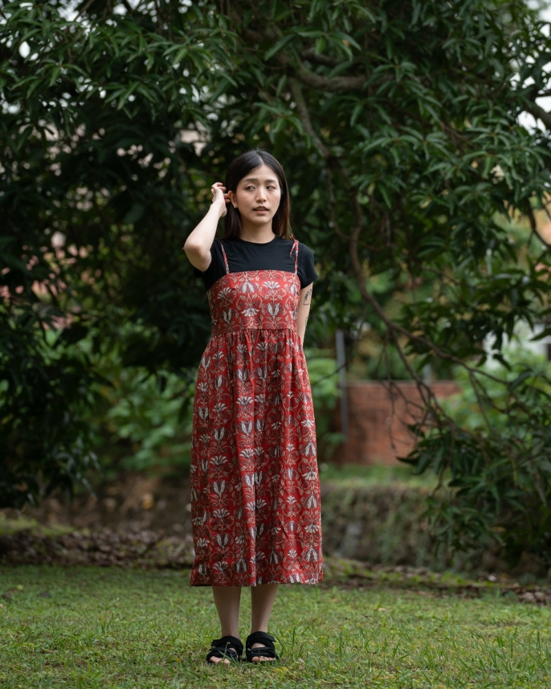 印度蓋染工藝親膚純棉 細肩洋裝 - 山茶花紅