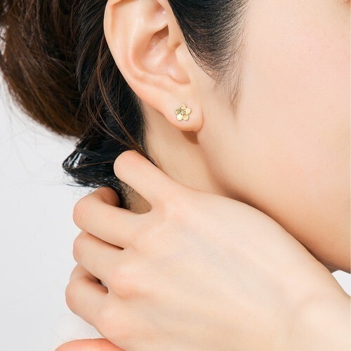 【me.luxe】K10小花2分鑽耳環