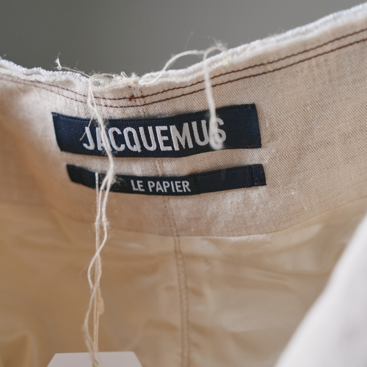 Jacquemus 背後挖洞短版外套