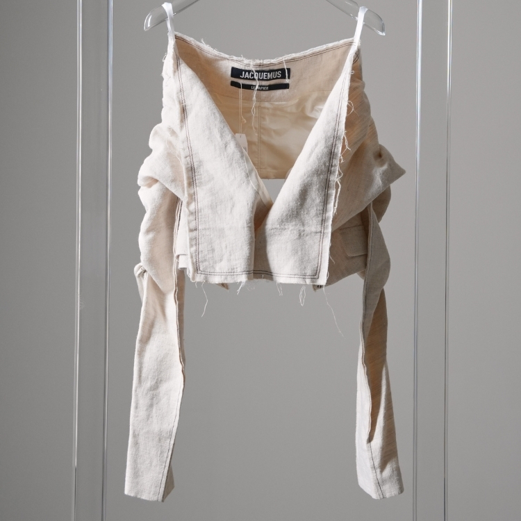 Jacquemus 背後挖洞短版外套