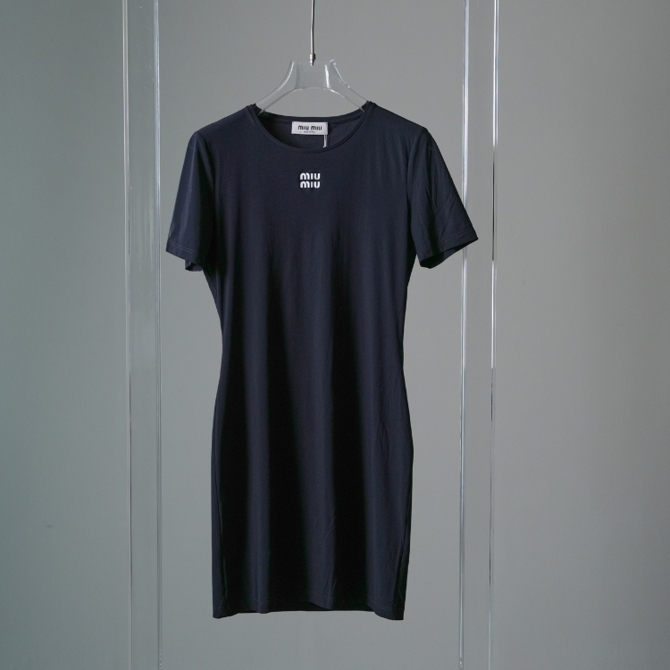 Miu Miu 黑色貼身短袖洋裝