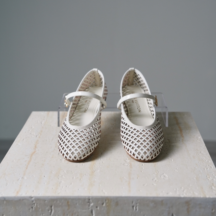 LV  白色簍空瑪莉珍鞋 37號