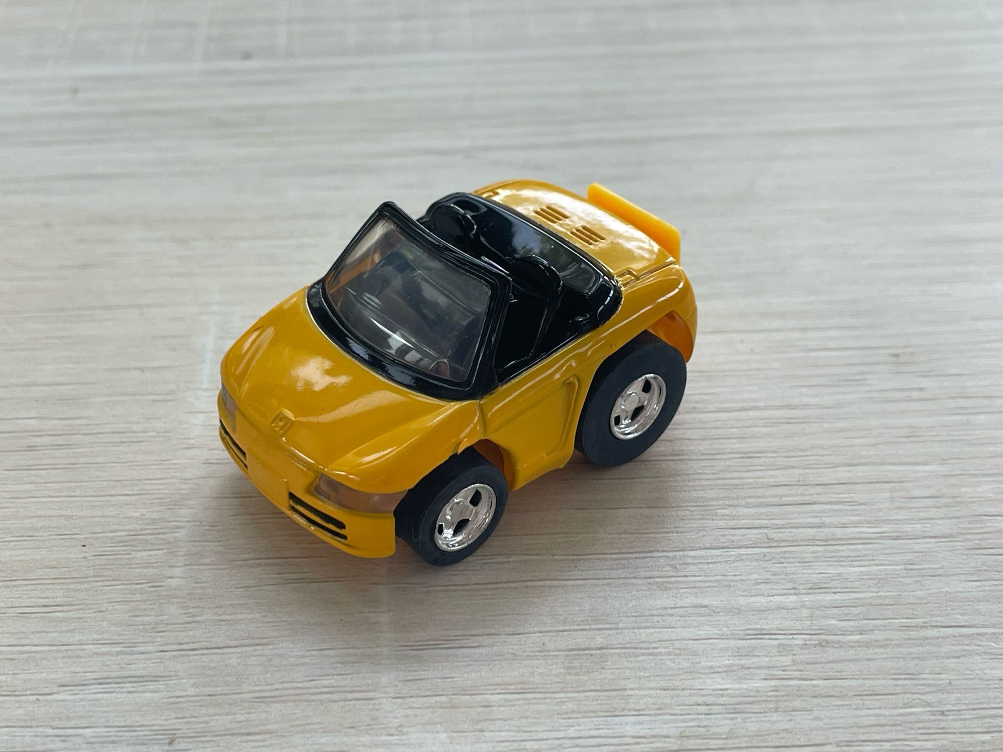 CHORO Q HONDA BEAT YELLOW