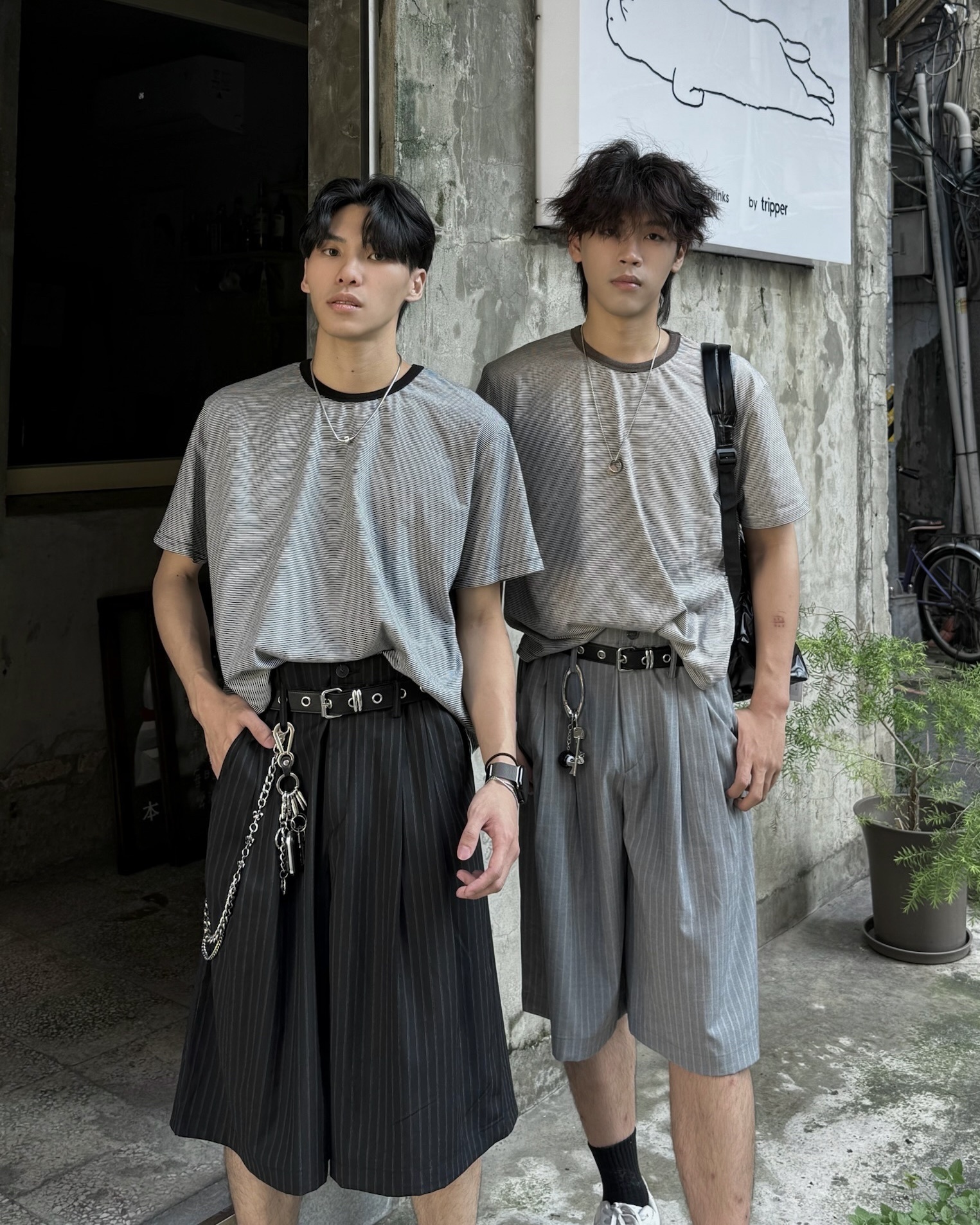 𝐇·𝐓·𝐒 韓國 BOXY 寬短版型 灰階導線 線條 拼接 短版 短袖 上衣