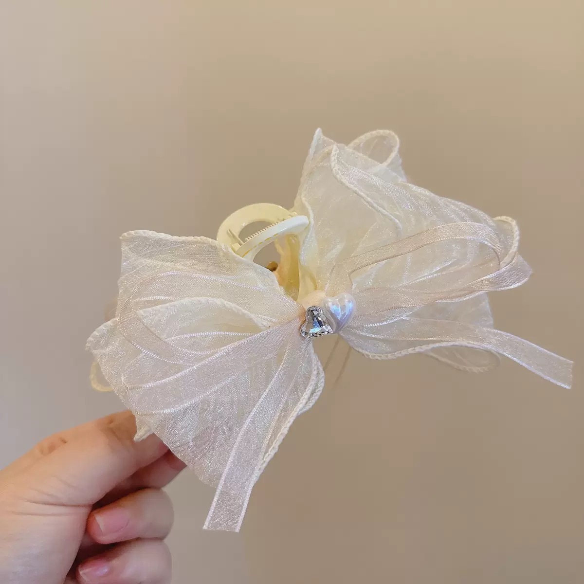 C08愛心透紗蝴蝶結鯊魚夾