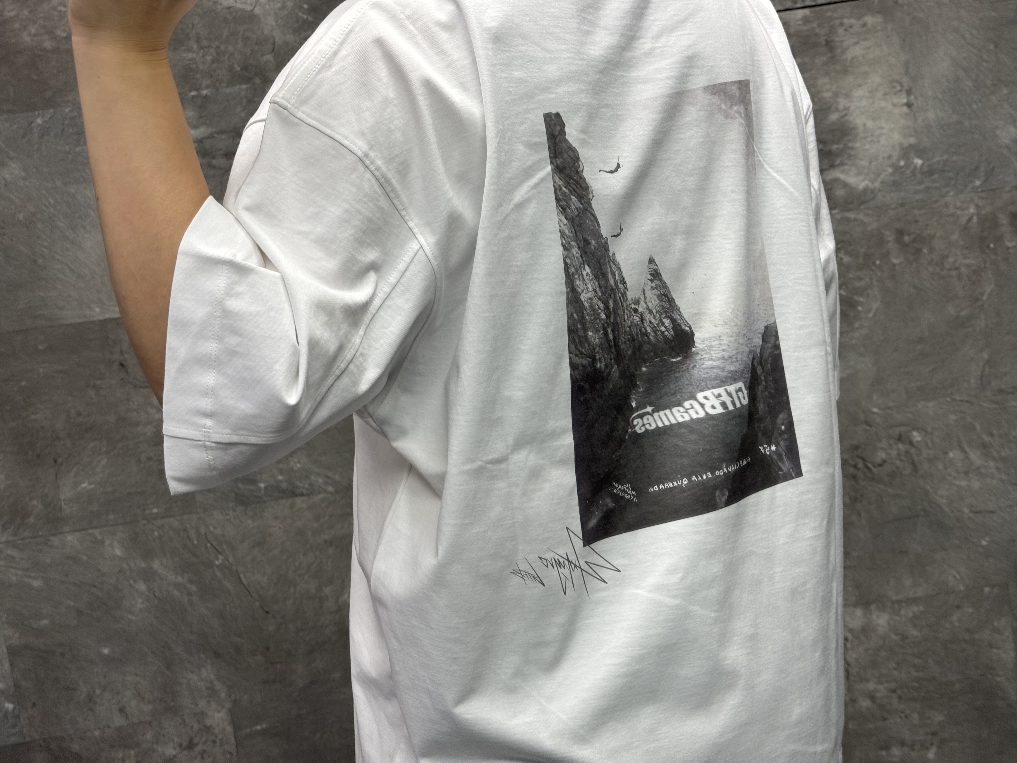 ST0020 背山Print Tee