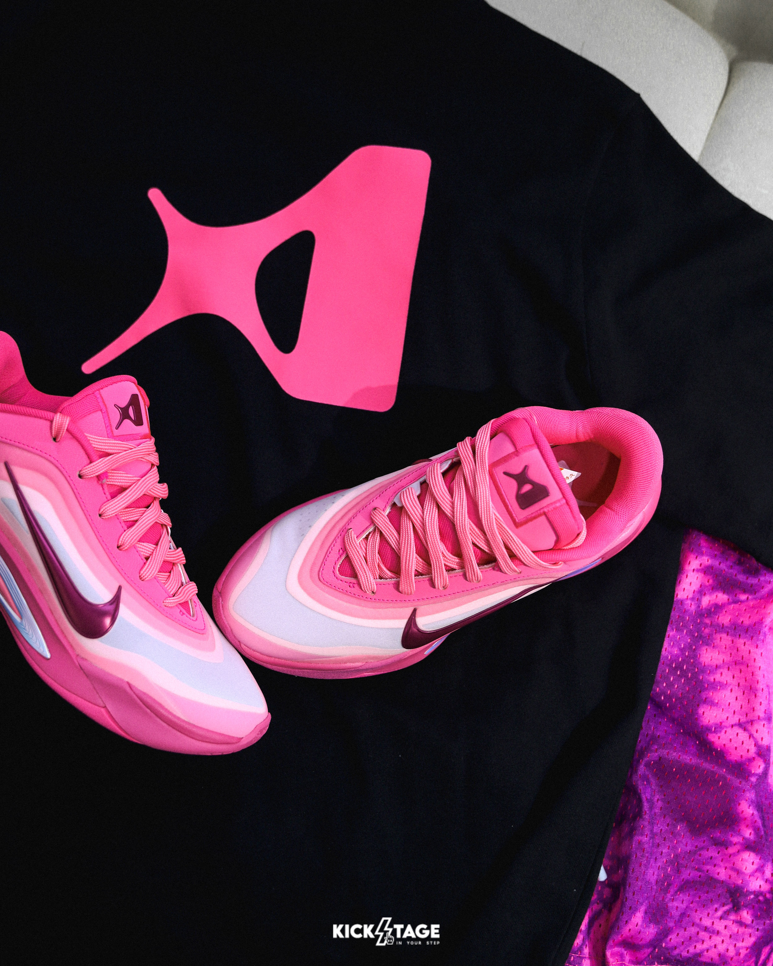 男女款 NIKE W A'ja Wilson TEE A ONE 黑桃紅 寬鬆 重磅 休閒 短袖 短T【HQ1697-010】