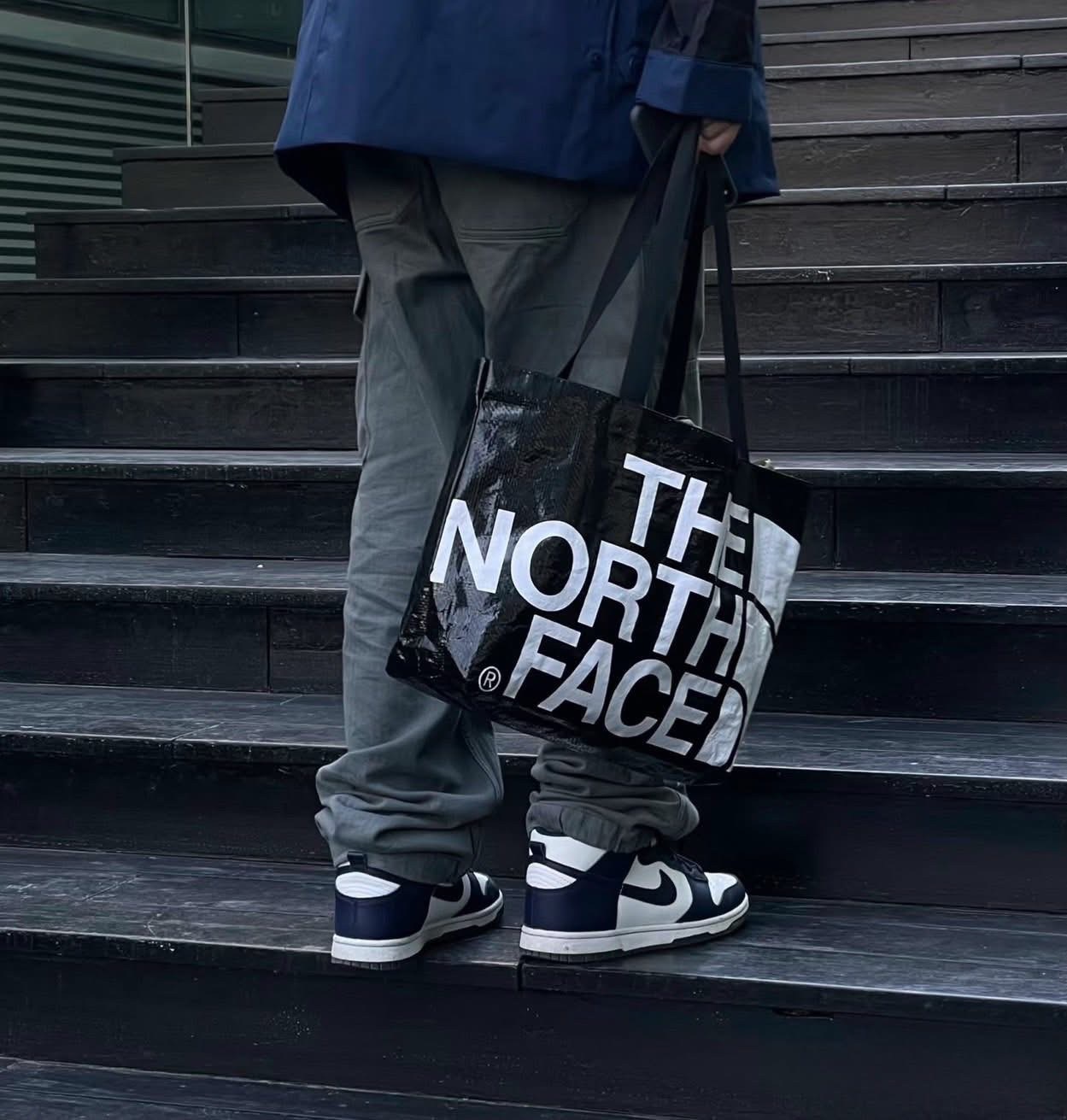 The North Face 黑魂 雙面防水提袋 "限時開團"