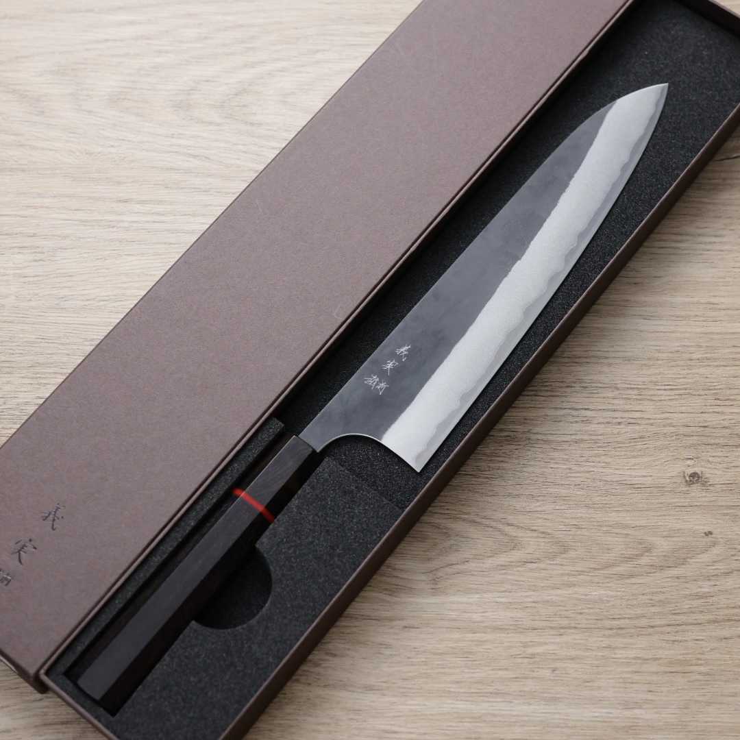 加藤義実 牛刀 240mm 青紙超級鋼 黑打梨地