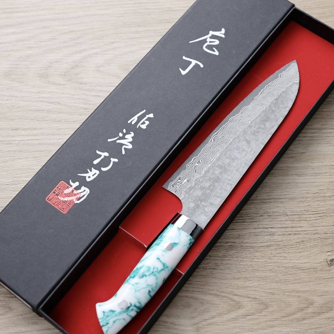 佐治武士 三德 180mm VG10鋼 十字鎚目 黑染大馬士革 壓克力柄