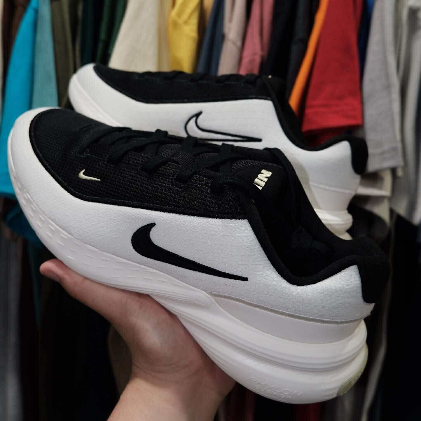 Nike Uplift SC 殺人鯨配色 IB2765-100