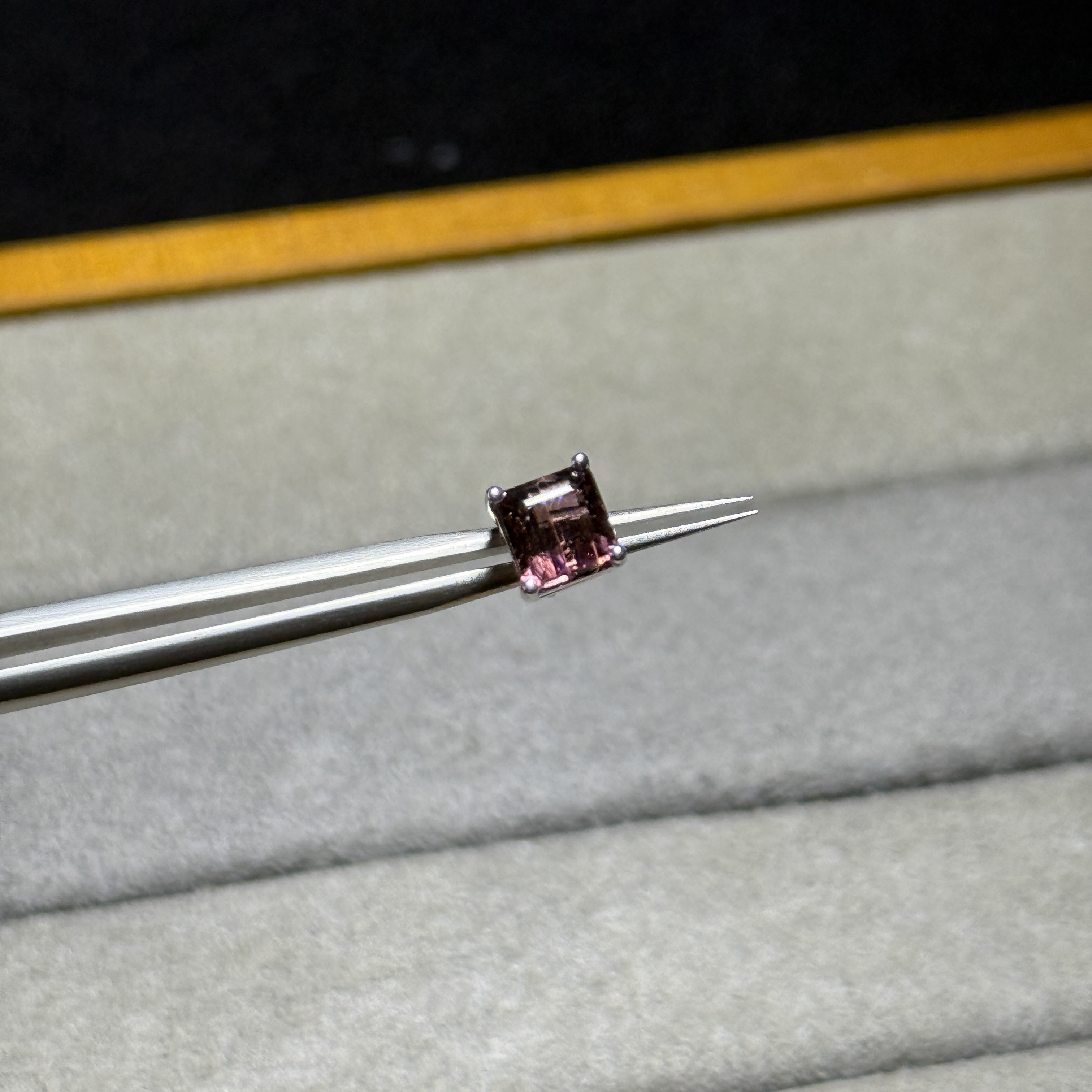 寶石級碧璽配18K金耳環 TM1579