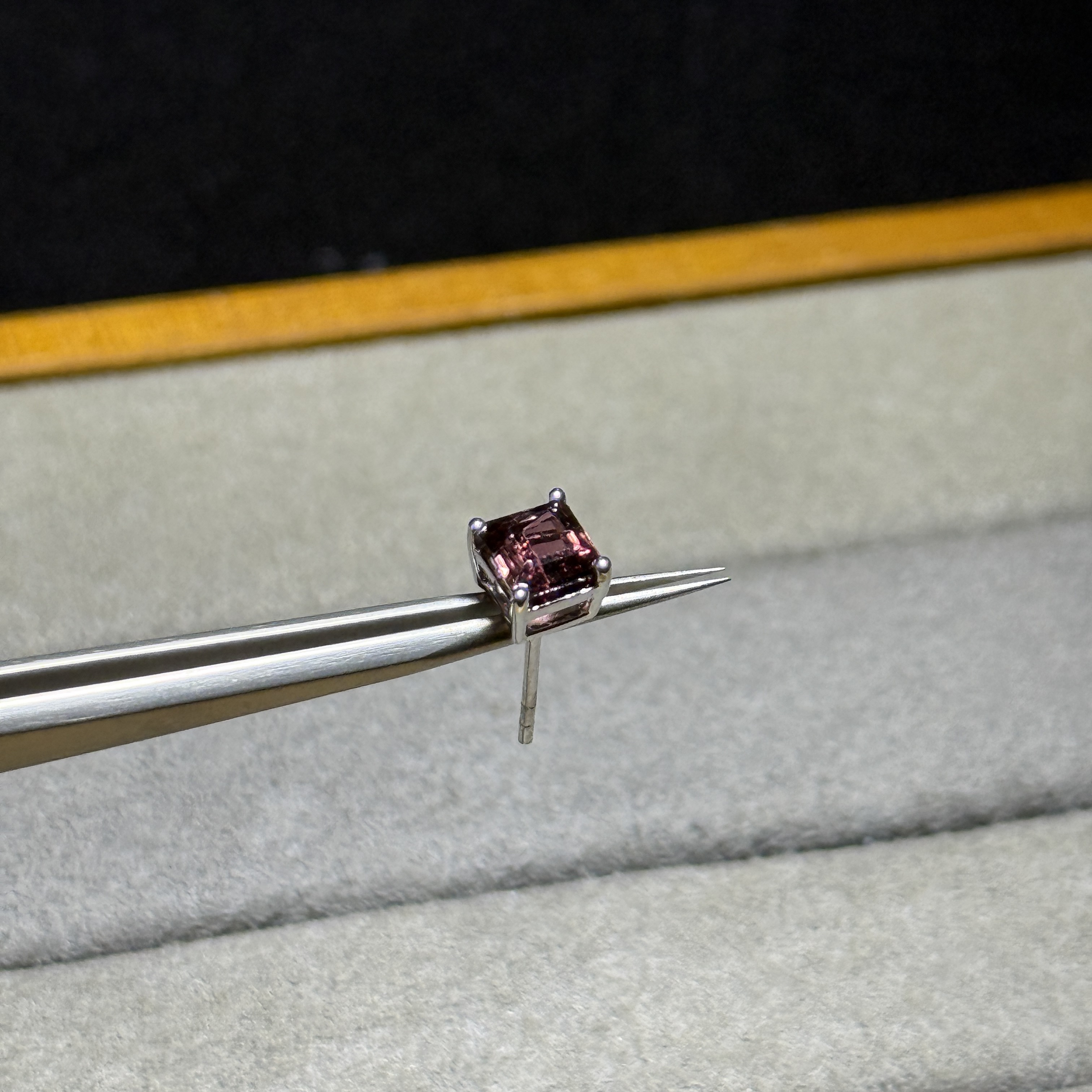 寶石級碧璽配18K金耳環 TM1579