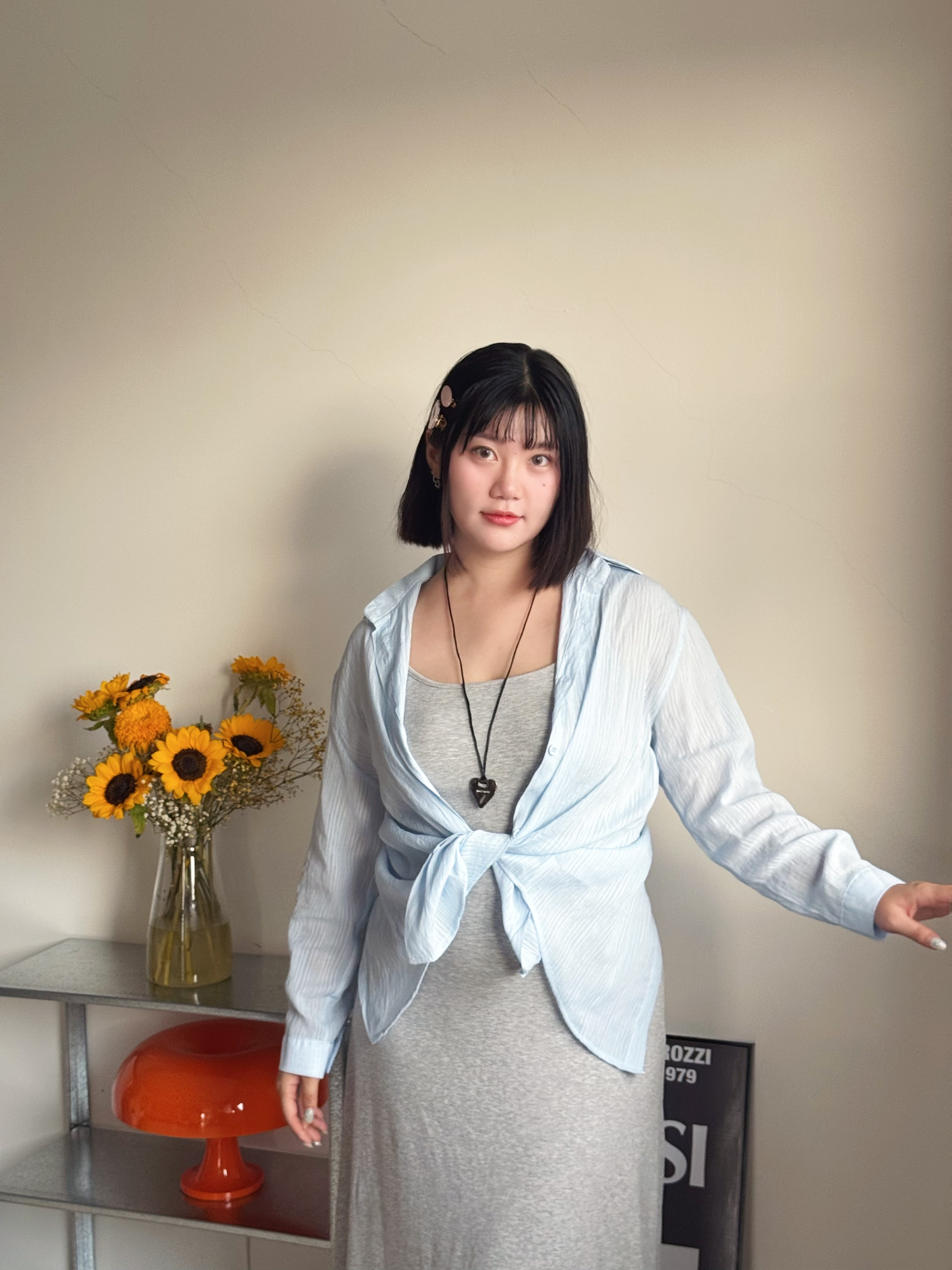 A10 ✨闆娘推薦✨《透明の浪漫》設計感開叉綁帶罩衫（三色）