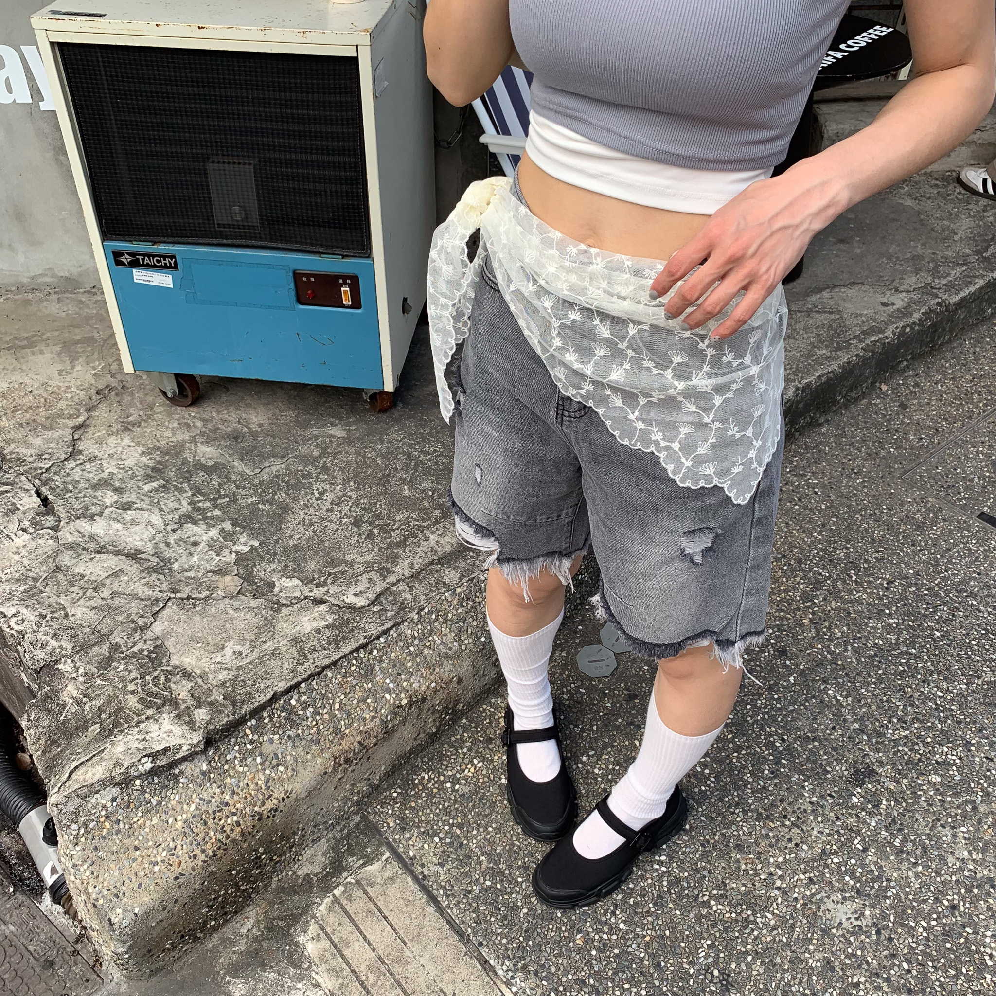 ISA_店長私藏! 個性破壞感水洗牛仔五分褲_56032