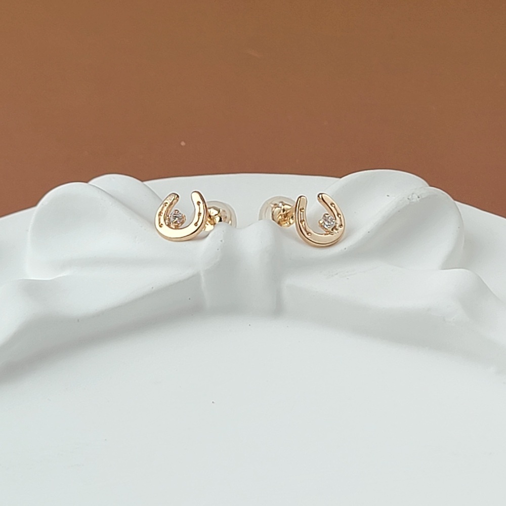 【me.luxe】K10馬蹄鋯石耳環