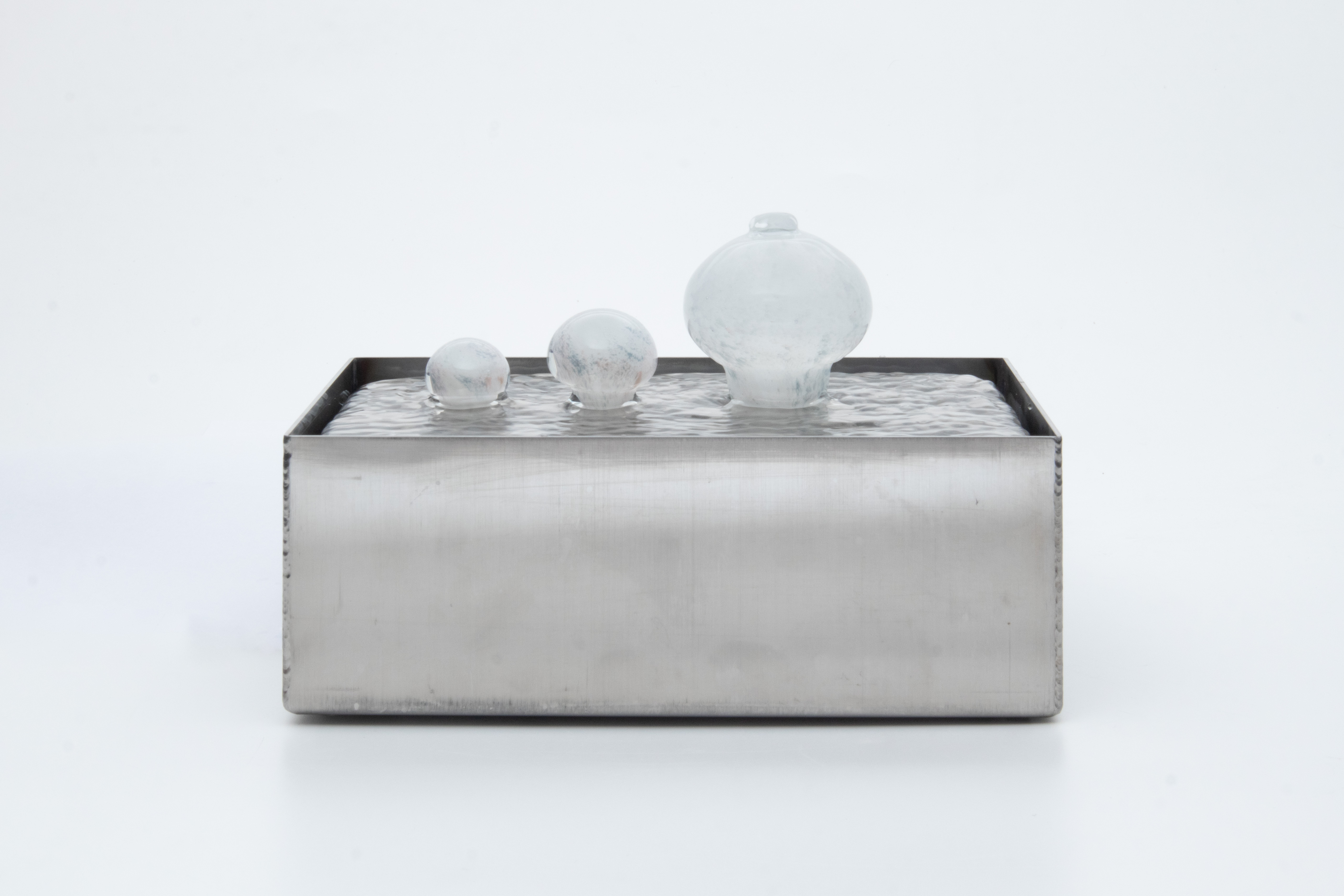 持續的瞬間 | 陳建志 Chien Chih Chen｜⽔鏡｜白石