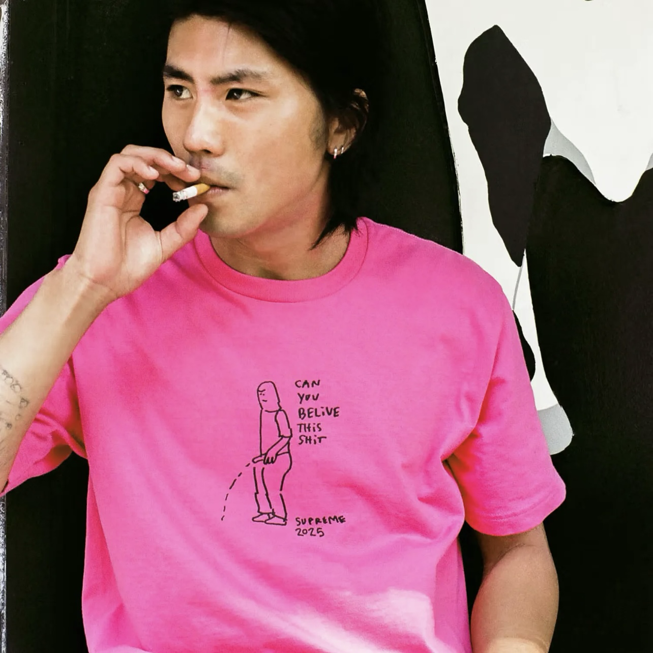 SUPREME 25SS Piss Tee 小便 撒尿 卡通塗鴉人物 短T 短Tee 短袖上衣