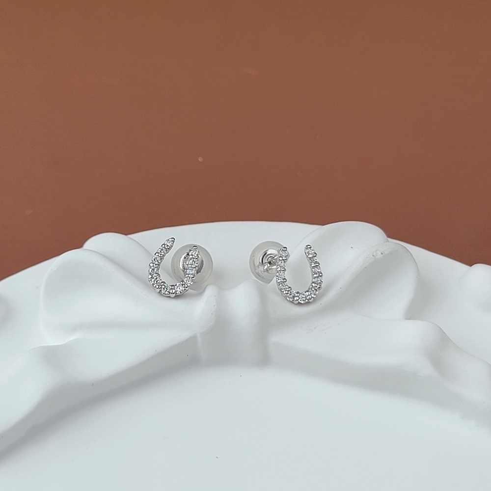 【me.luxe】SV馬蹄密釘鑲鋯石耳環