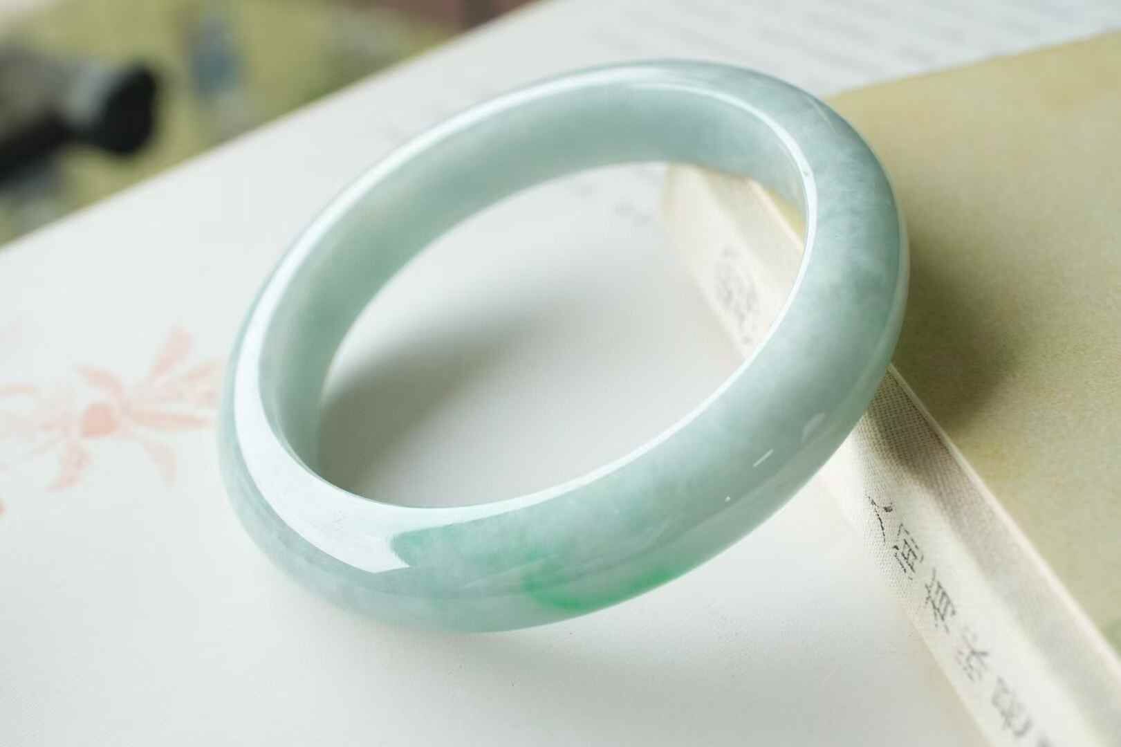 冰糯種飄綠翡翠正圈手鐲,天然翡翠A玉, 緬甸玉, Jade, Jadeite