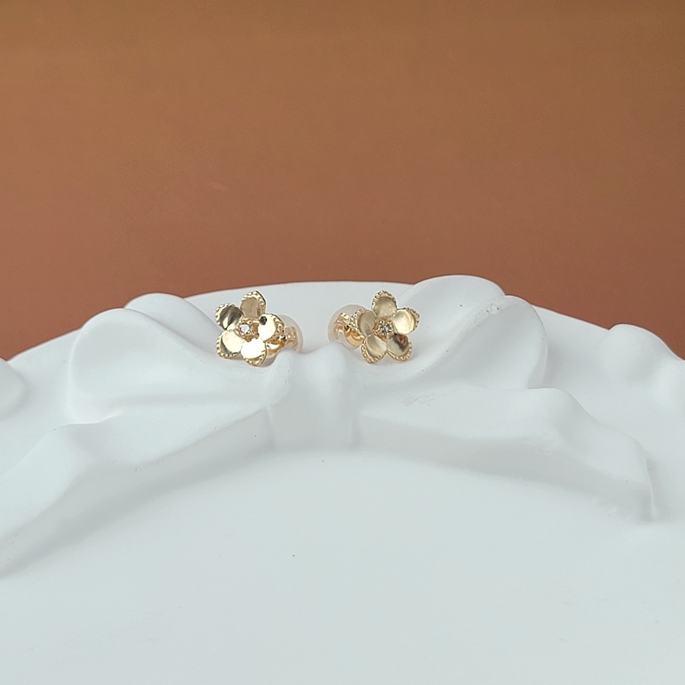 【me.luxe】K10小花2分鑽耳環