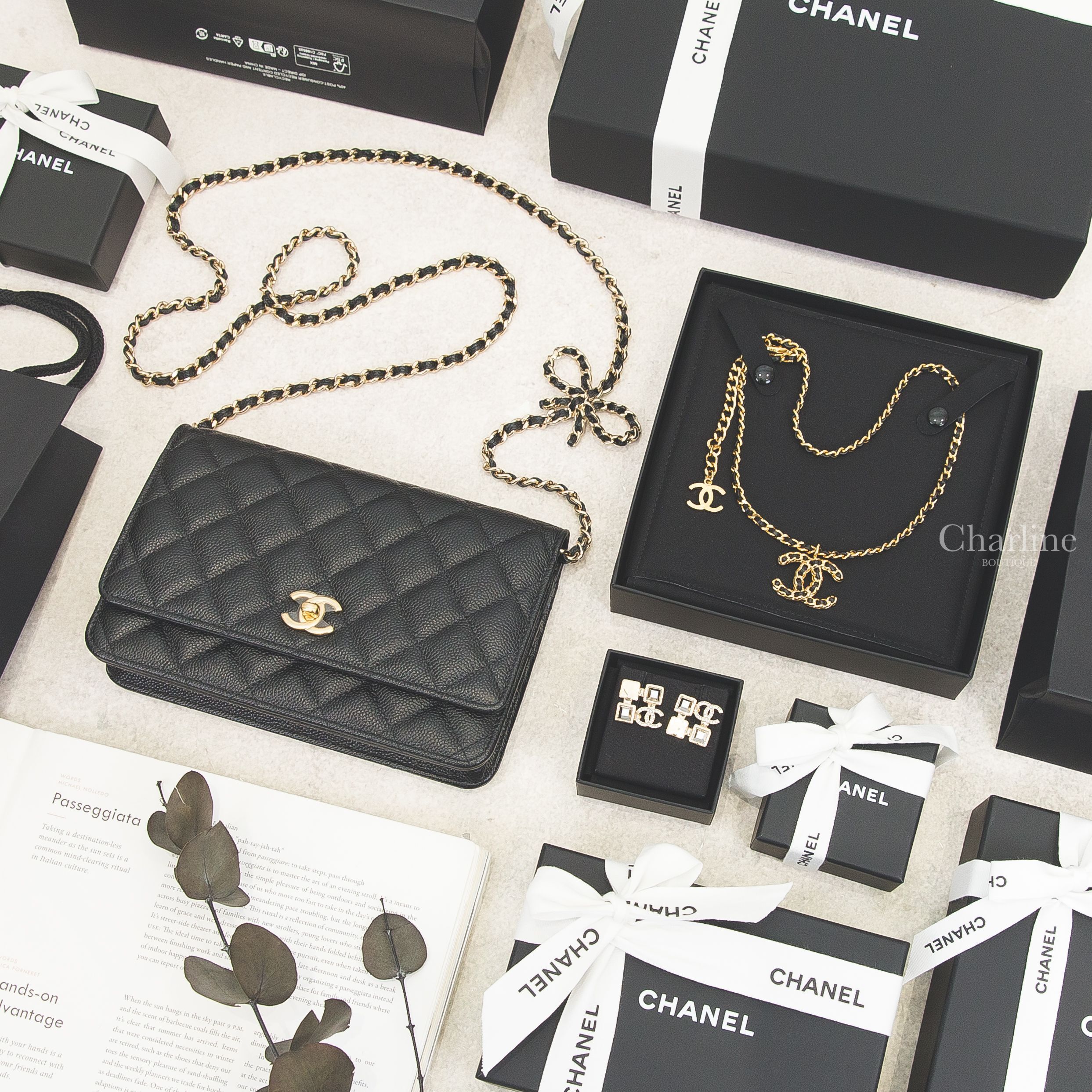 Chanel Necklace 黑色皮穿金鍊CC垂墜項鍊,Chanel Earrings 金色水晶金屬方格水鑽CC不對稱方形耳環,Chanel WOC 黑色金CC蝴蝶結金鍊荔枝菱格紋肩背包-Charline Boutique 精品代購