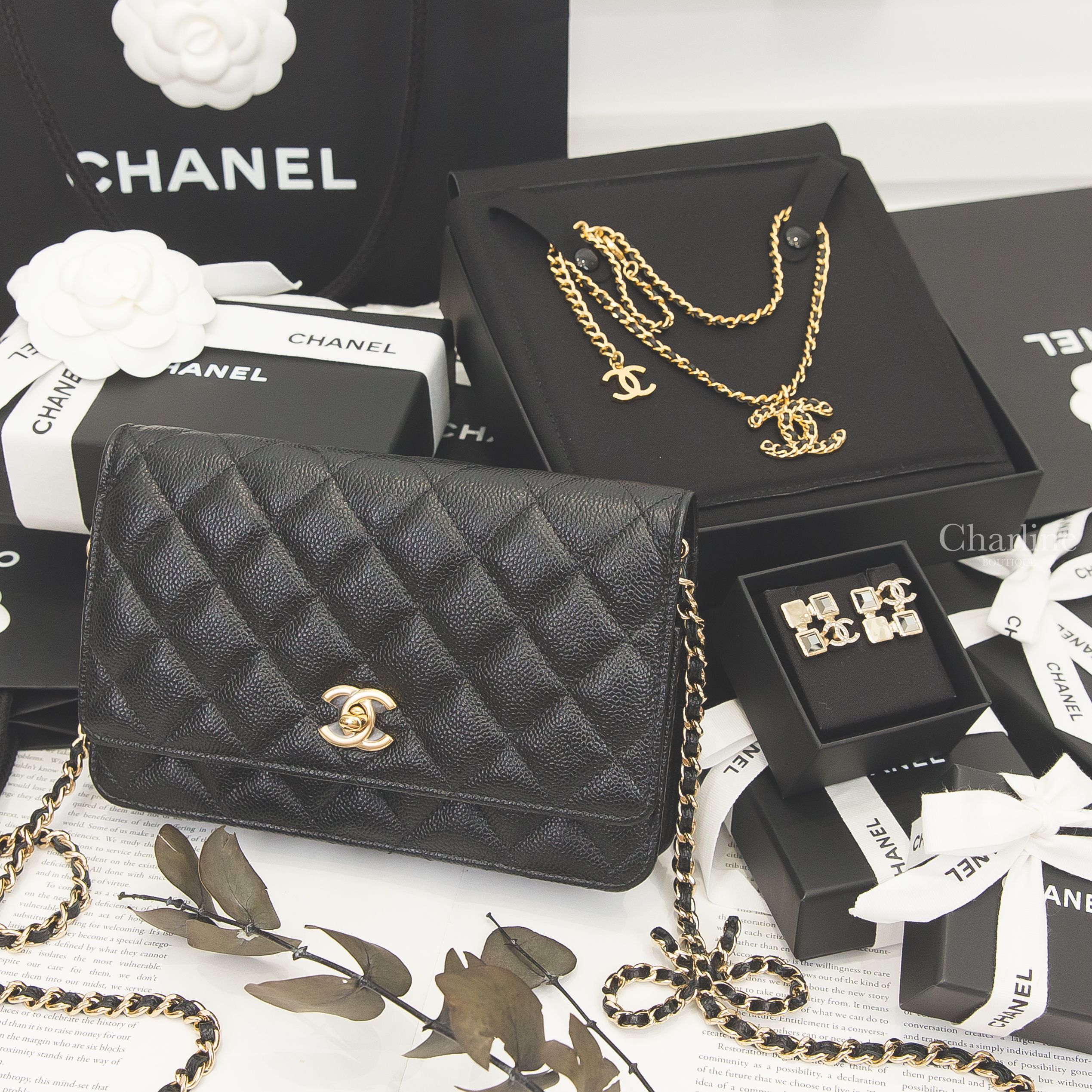 Chanel Necklace 黑色皮穿金鍊CC垂墜項鍊,Chanel Earrings 金色水晶金屬方格水鑽CC不對稱方形耳環,Chanel WOC 黑色金CC蝴蝶結金鍊荔枝菱格紋肩背包-Charline Boutique 精品代購