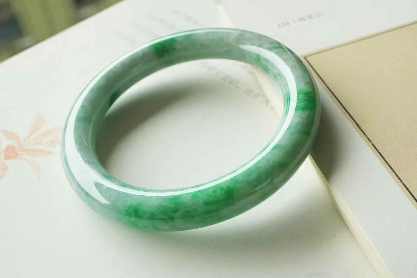 618862 57mm辣陽綠翡翠圓條手鐲 (56-58)